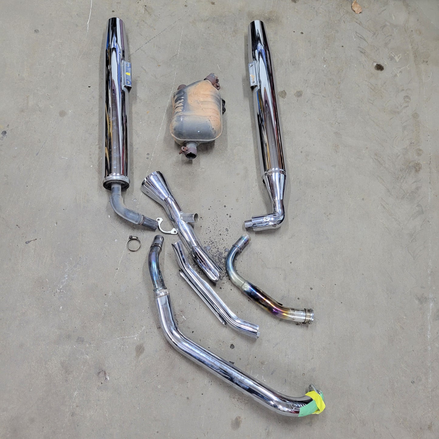 2001 KAWASAKI VULCAN NOMAD FI 1500 EXHAUST MUFFLERS 18090-1754; 18090-1755