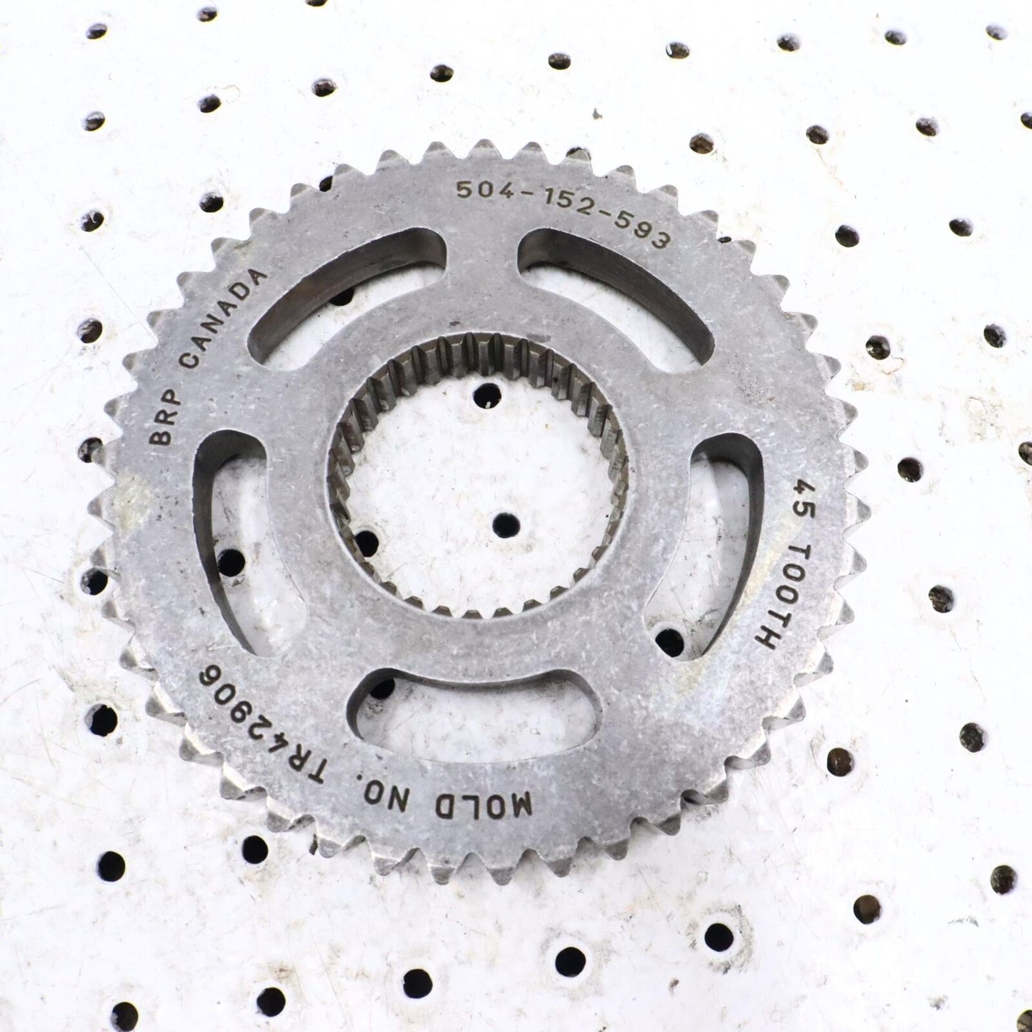 2010 SKI-DOO SUMMIT X 800R CHAIN CASE GEAR SPROCKET 504152593