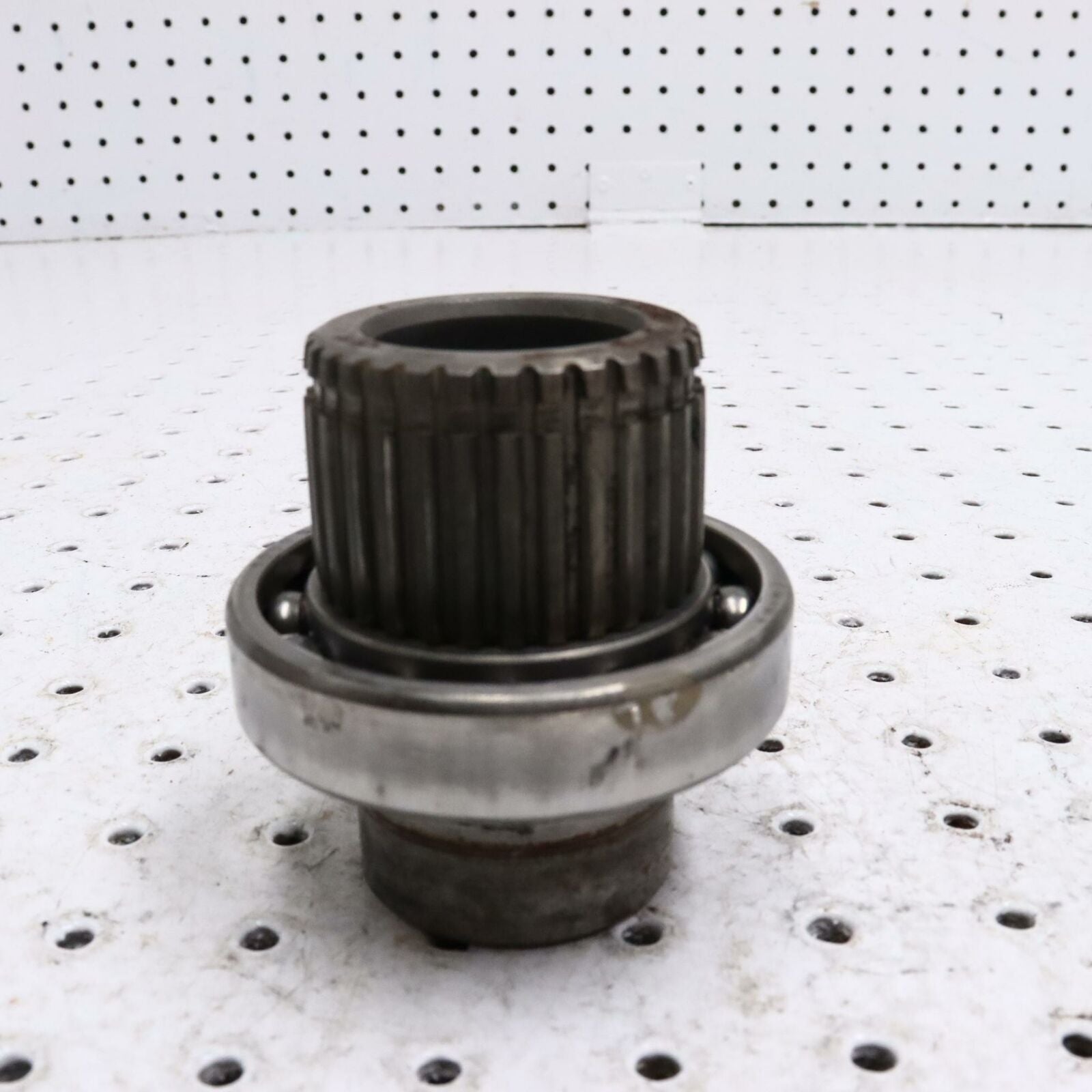 2006 POLARIS SWITCHBACK ASM-LOWER HUB CARRIER 1332306