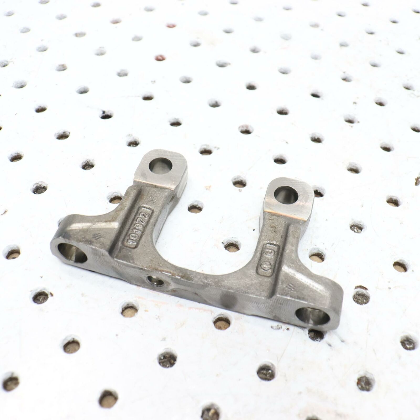 2006 POLARIS SWITCHBACK ROCKER ARM SUPPORT ROCKER ARM 0451855