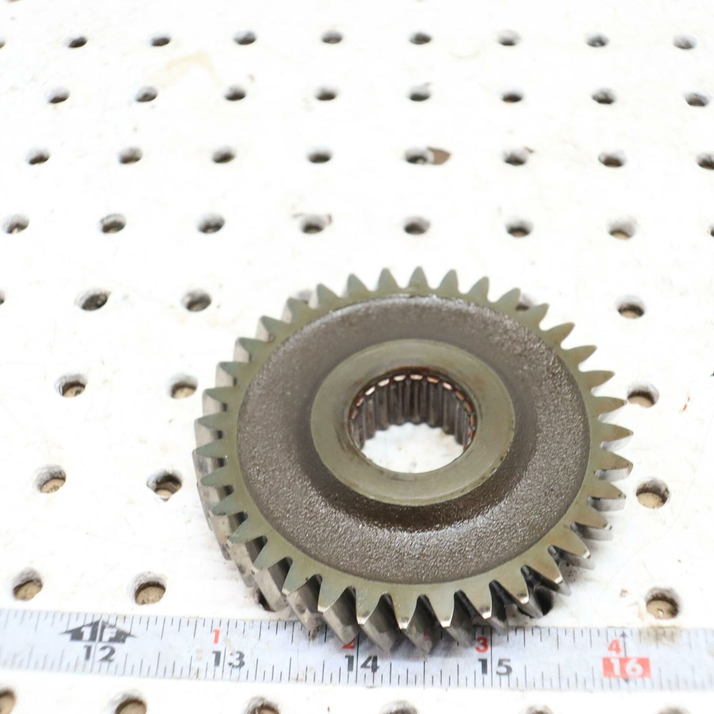 2000 POLARIS MAGNUM 325 TRANSMISSION GEAR HELICAL 36T 3233708