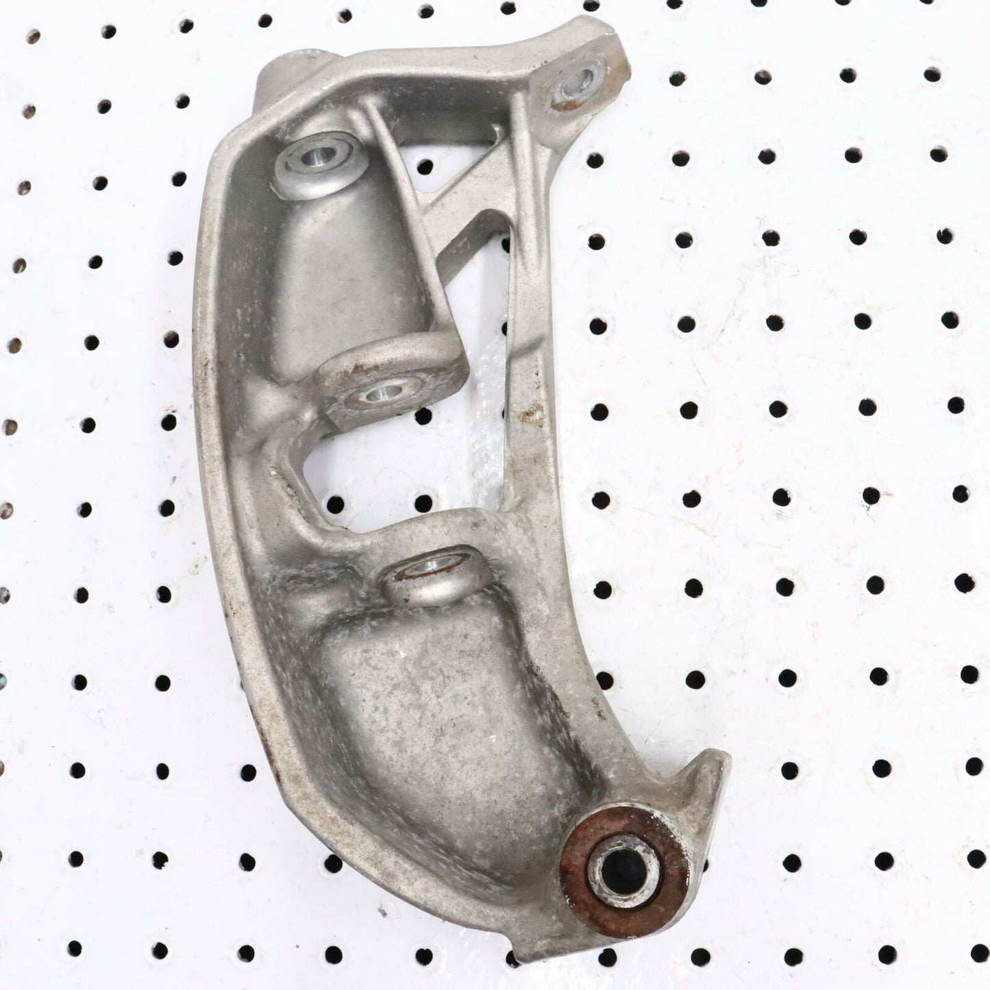 2007 POLARIS IQ 600 RIGHT FRONT STEERING ARM SPINDLE KNUCKLE 1822796