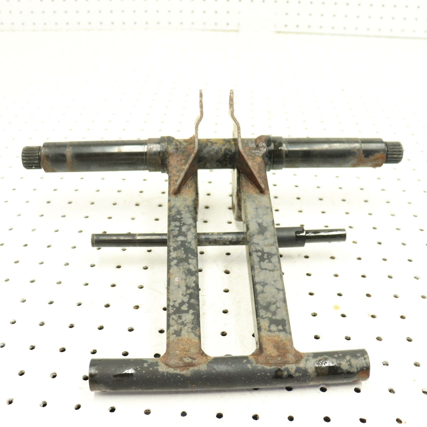 2006 POLARIS FUSION 600 REAR BACK SUSPENSION FRONT TORQUE PIVOT ARM 1542136-067