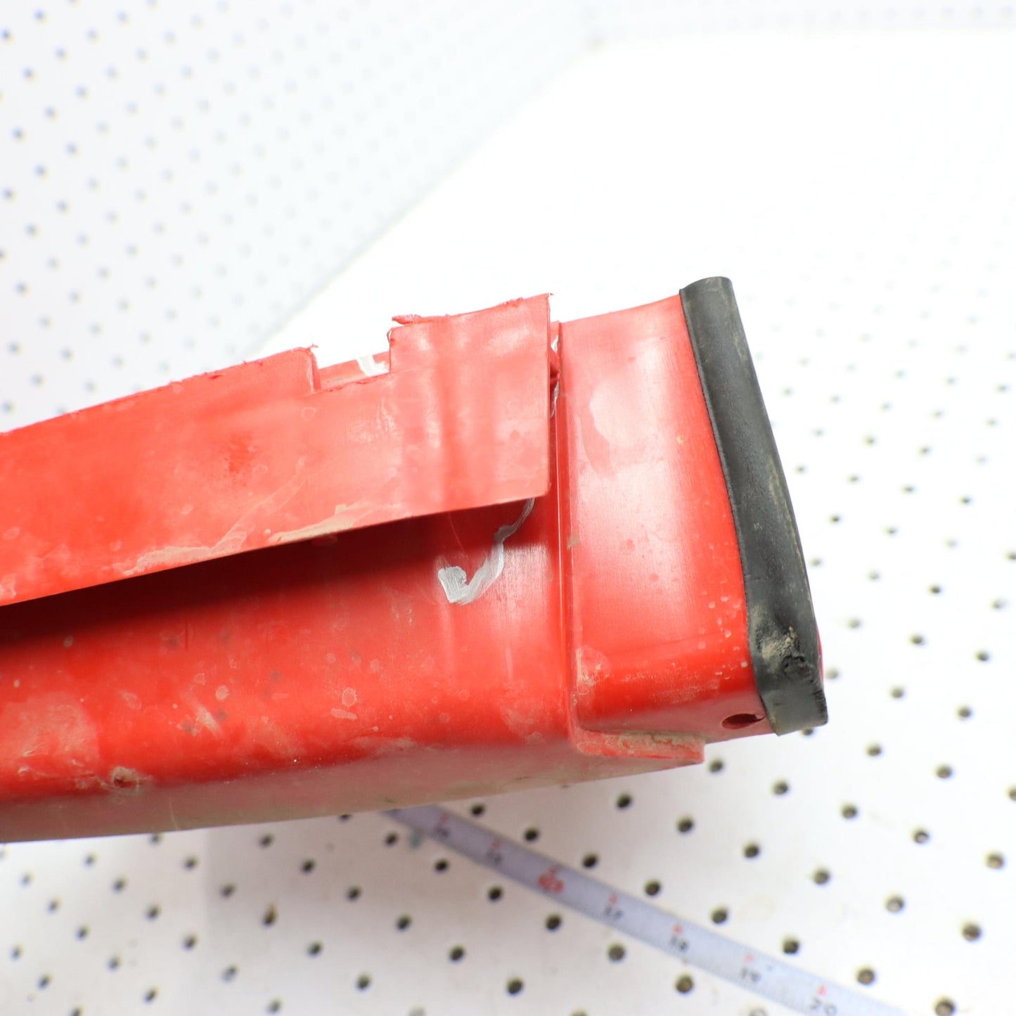 2016 POLARIS SPORTSMAN 570 FRONT FENDER COVER RED 5439069-293 CRACK