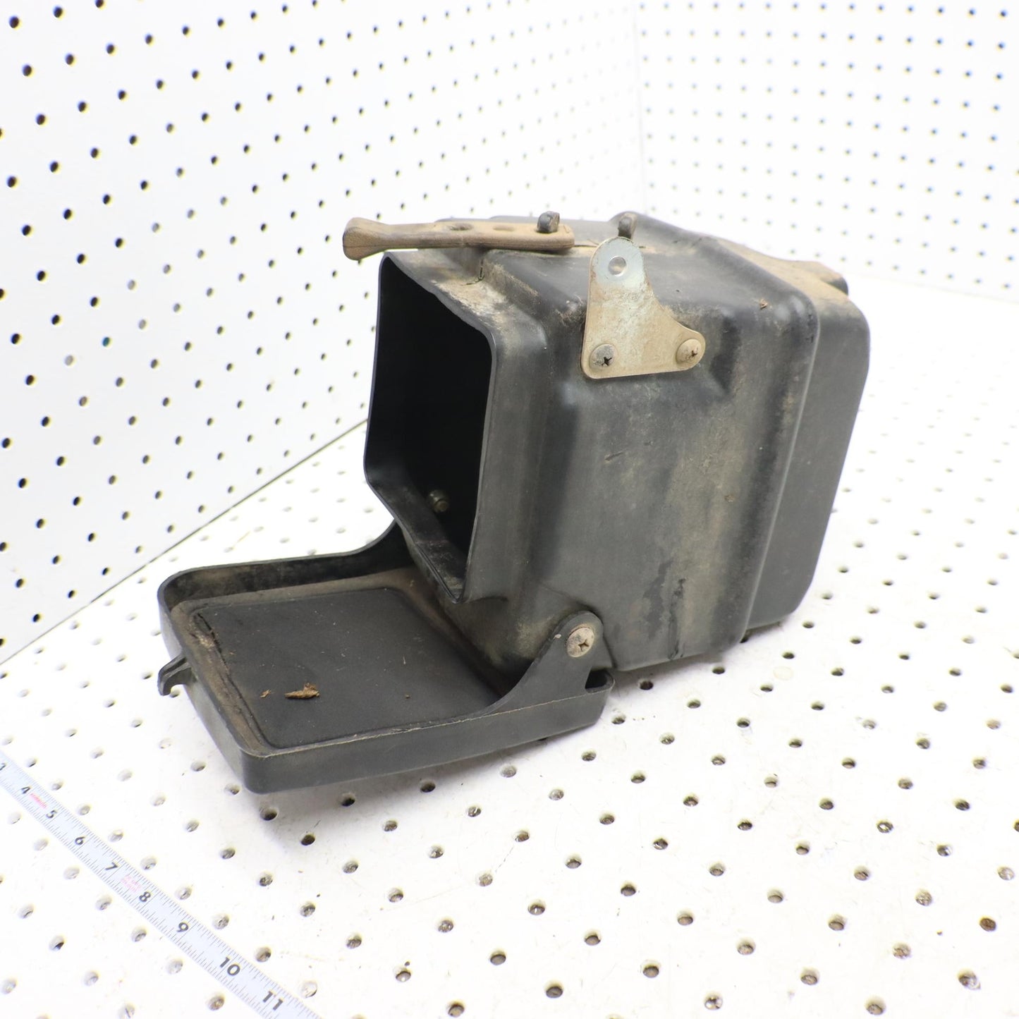 2016 SUZUKI KING QUAD 500 STORAGE BOX REAR 93100-31GA0; 93100-31GA2