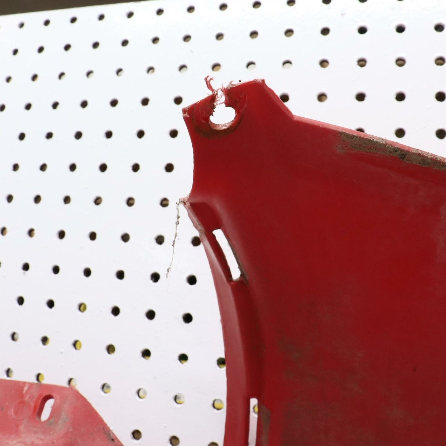 1995 POLARIS XPLORER 400 REAR FENDER CAB REAR INDY RED 5431795-136 5432117-293