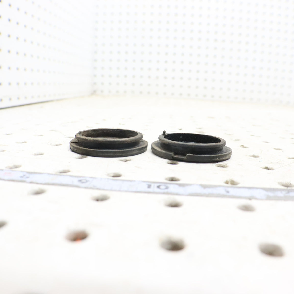 2007 Arctic Cat F6 Idler Wheel Bogie Wheel Cap QTY (2) 1604-952