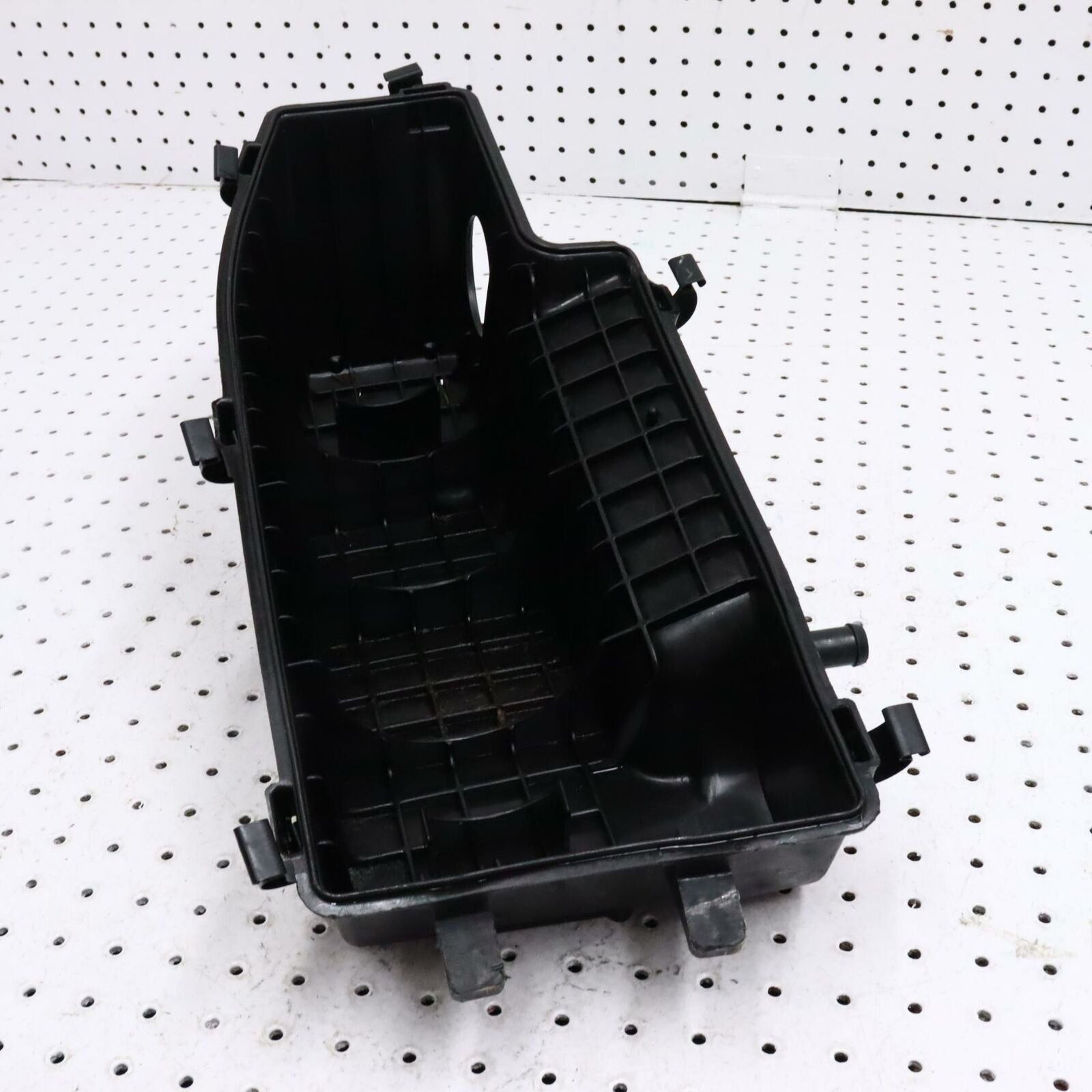 2006 POLARIS SWITCHBACK PLENUM-INTAKE,LOWER FST 5435592