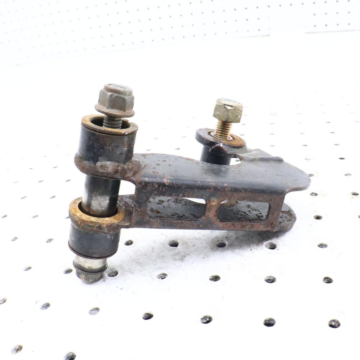 2011 SKI-DOO SUMMIT 800R REAR SUSPENSION FRONT PIVOT LINKAGE MOUNT 503192467