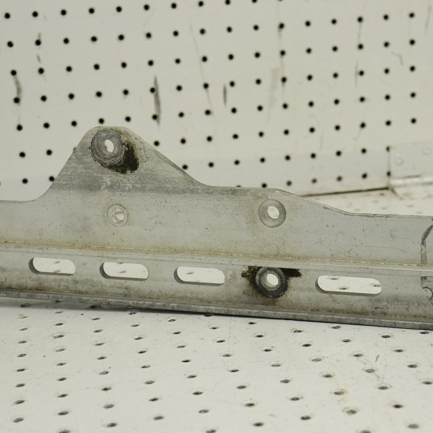2007 POLARIS RMK 600 RIGHT SLIDING SKID FRAME SUSPENSION RAIL 1542236 1542237