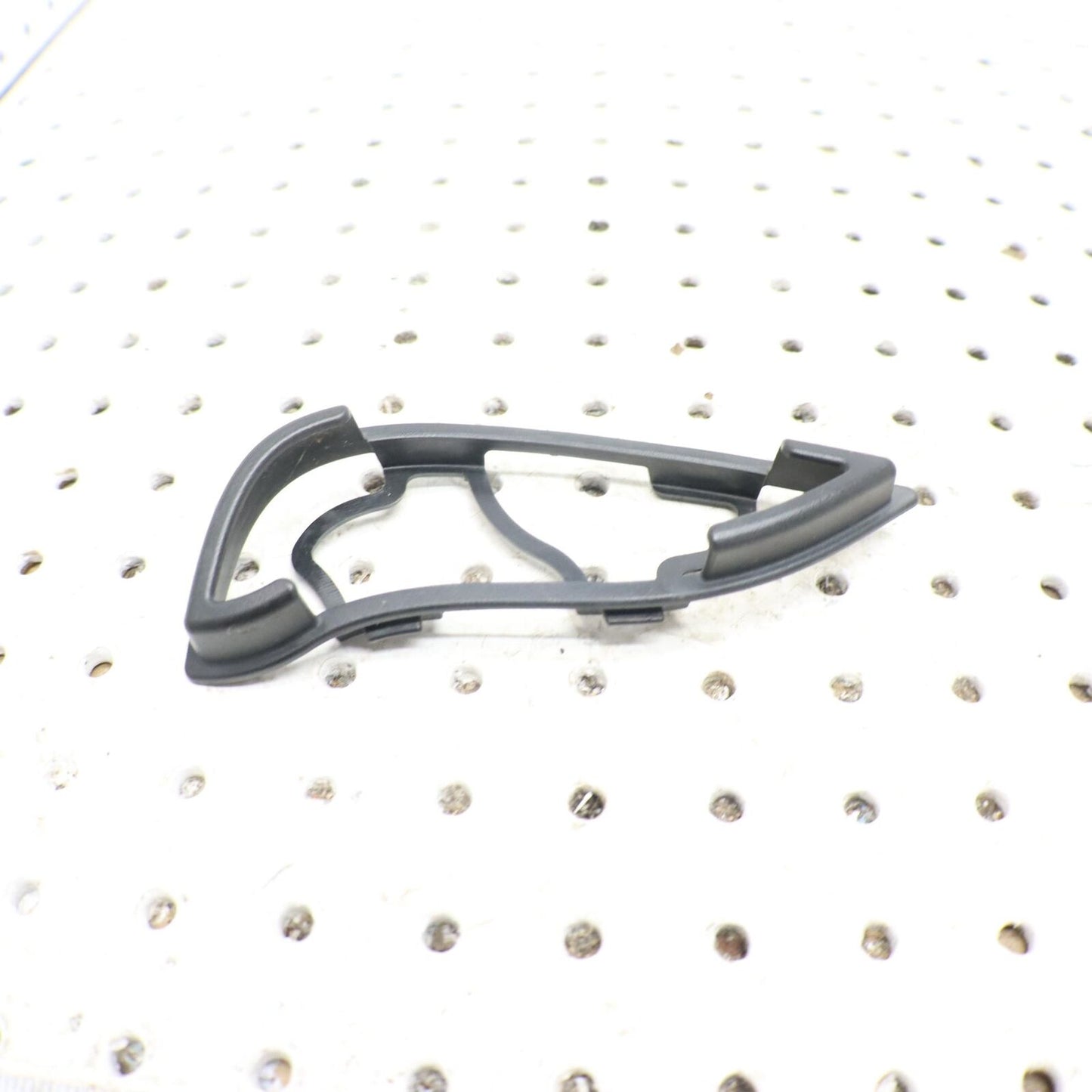 2006 POLARIS RMK 700 AIR INTAKE BEZEL SCREEN 5435776 RIGHT