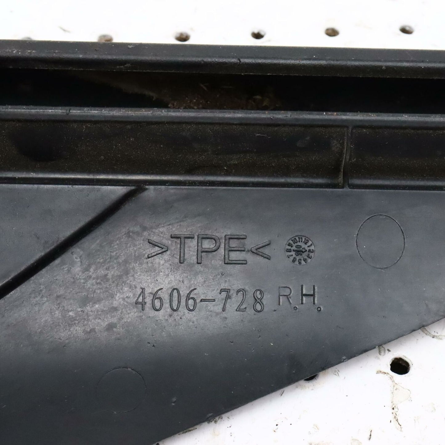 2008 ARCTIC CAT F8 FILLER PANEL RIGHT 4606-728