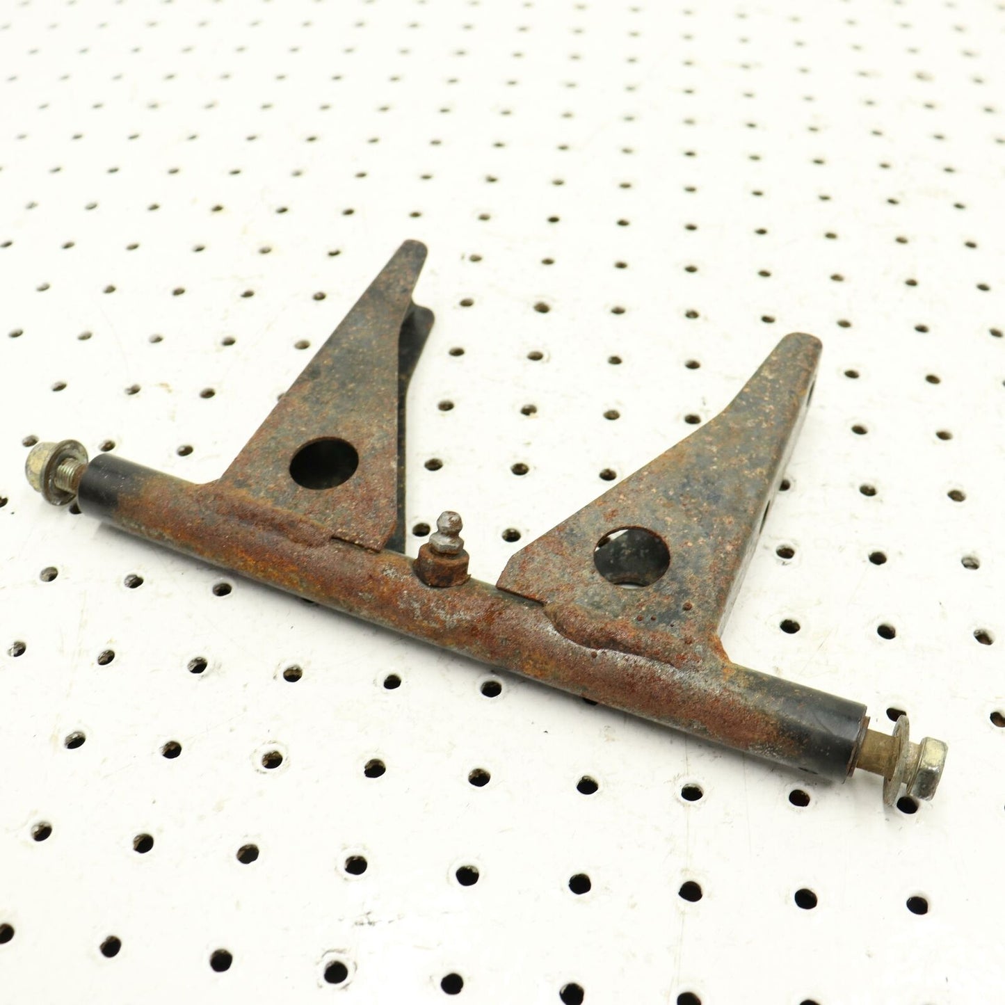 2007 POLARIS RMK 600 REAR SUSPENSION REAR PIVOT ARM 1541832-067