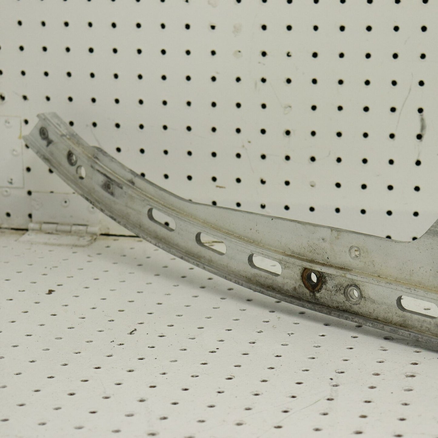 2007 POLARIS RMK 600 RIGHT SLIDING SKID FRAME SUSPENSION RAIL 1542236 1542237