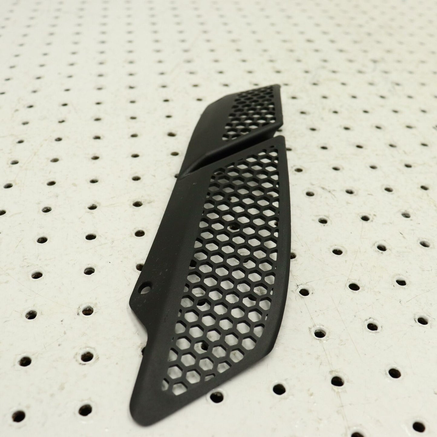 2007 POLARIS RMK 600 HOOD VENT SCREEN 5435848-070