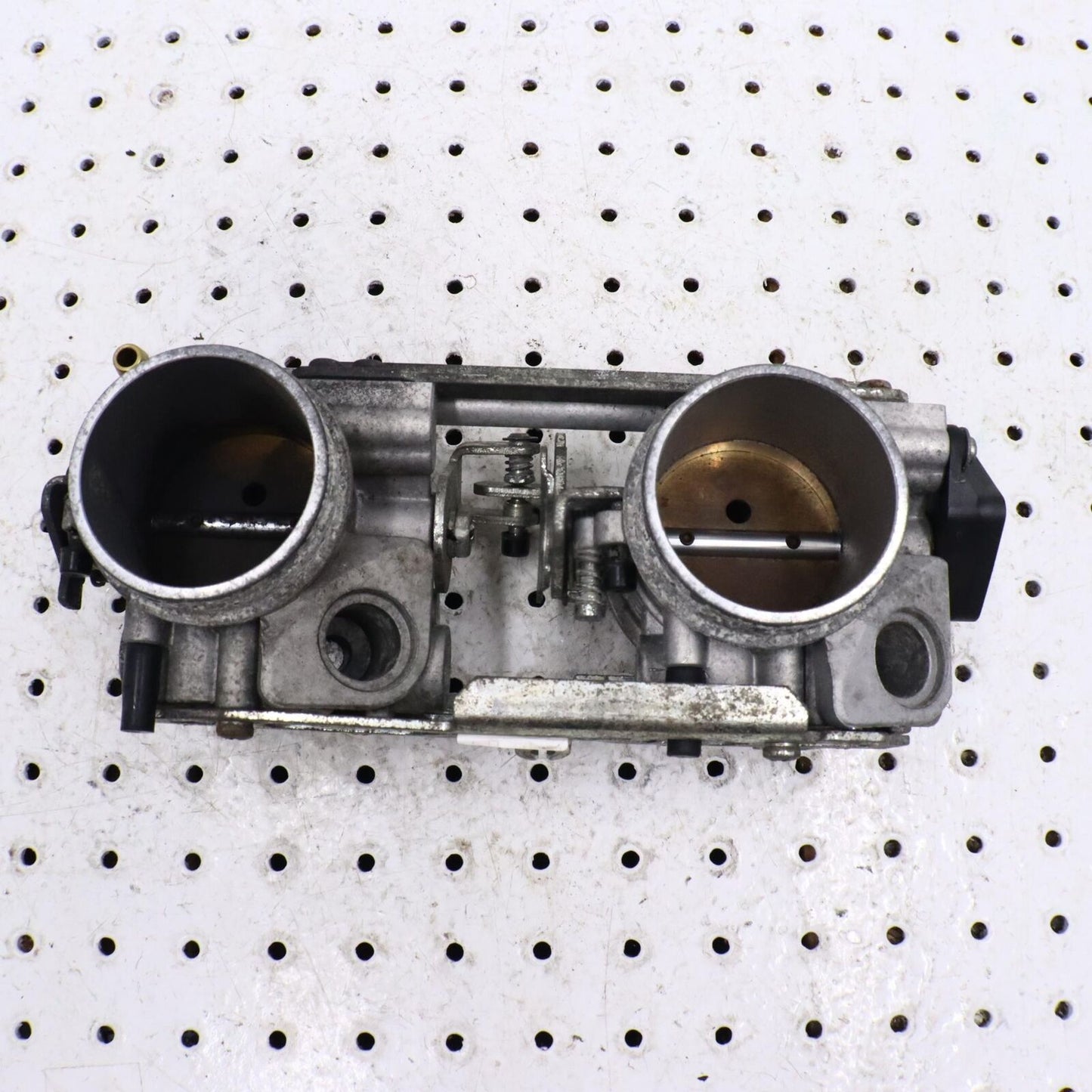 2010 SKI-DOO SUMMIT X 800R MAIN FUEL INJECTORS THROTTLE BODIES BODY 420889199