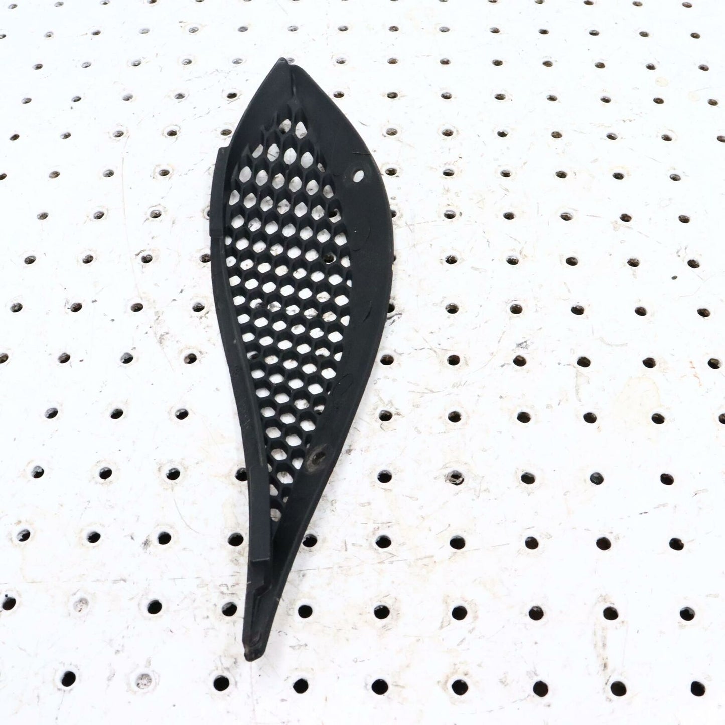 2007 POLARIS IQ 600 RIGHT HOOD LOUVER SCREEN VENT COVER 5435847-070