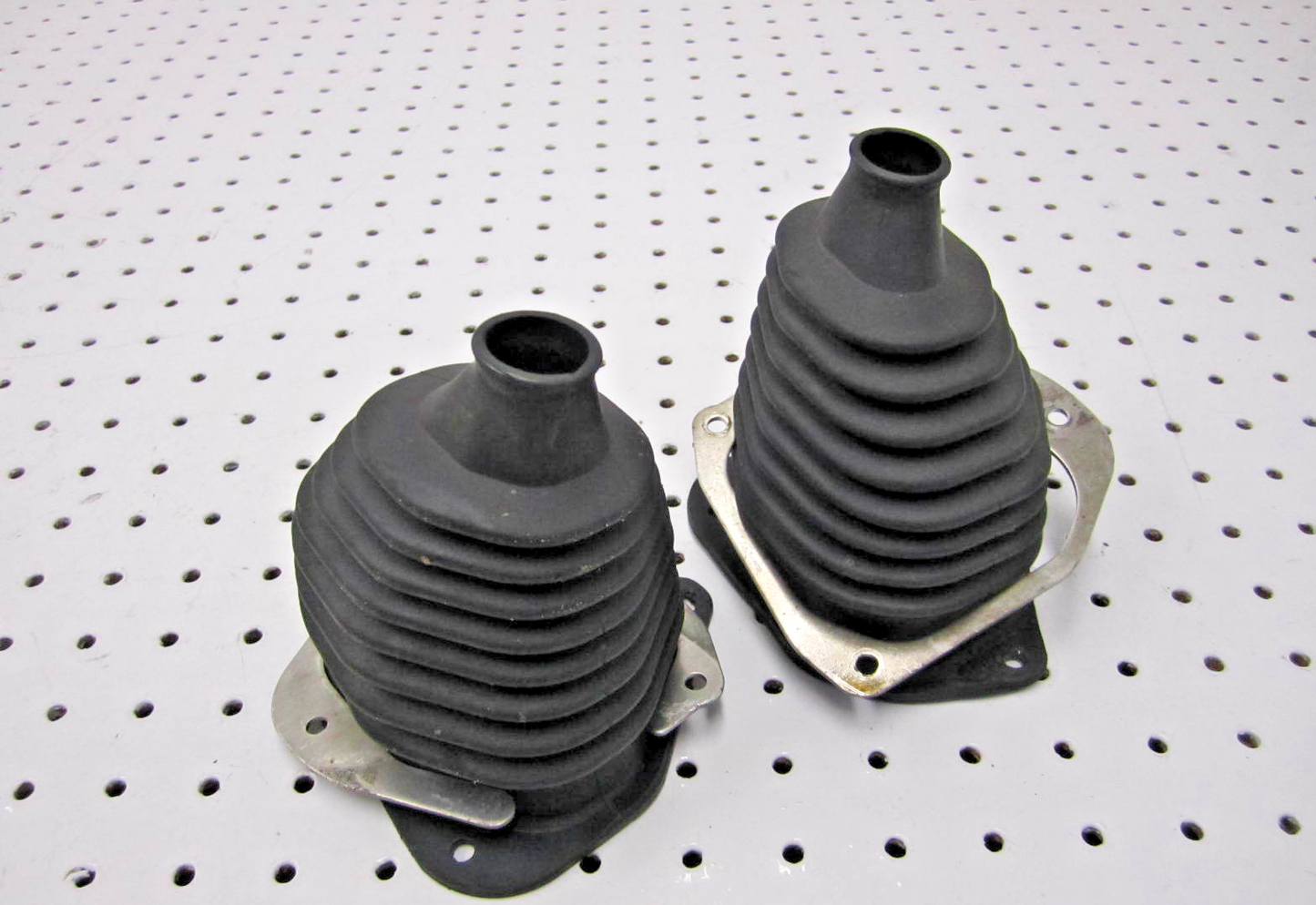 2002 POLARIS 800 RMK 144 TIE ROD BOOTS 5433532 5433533