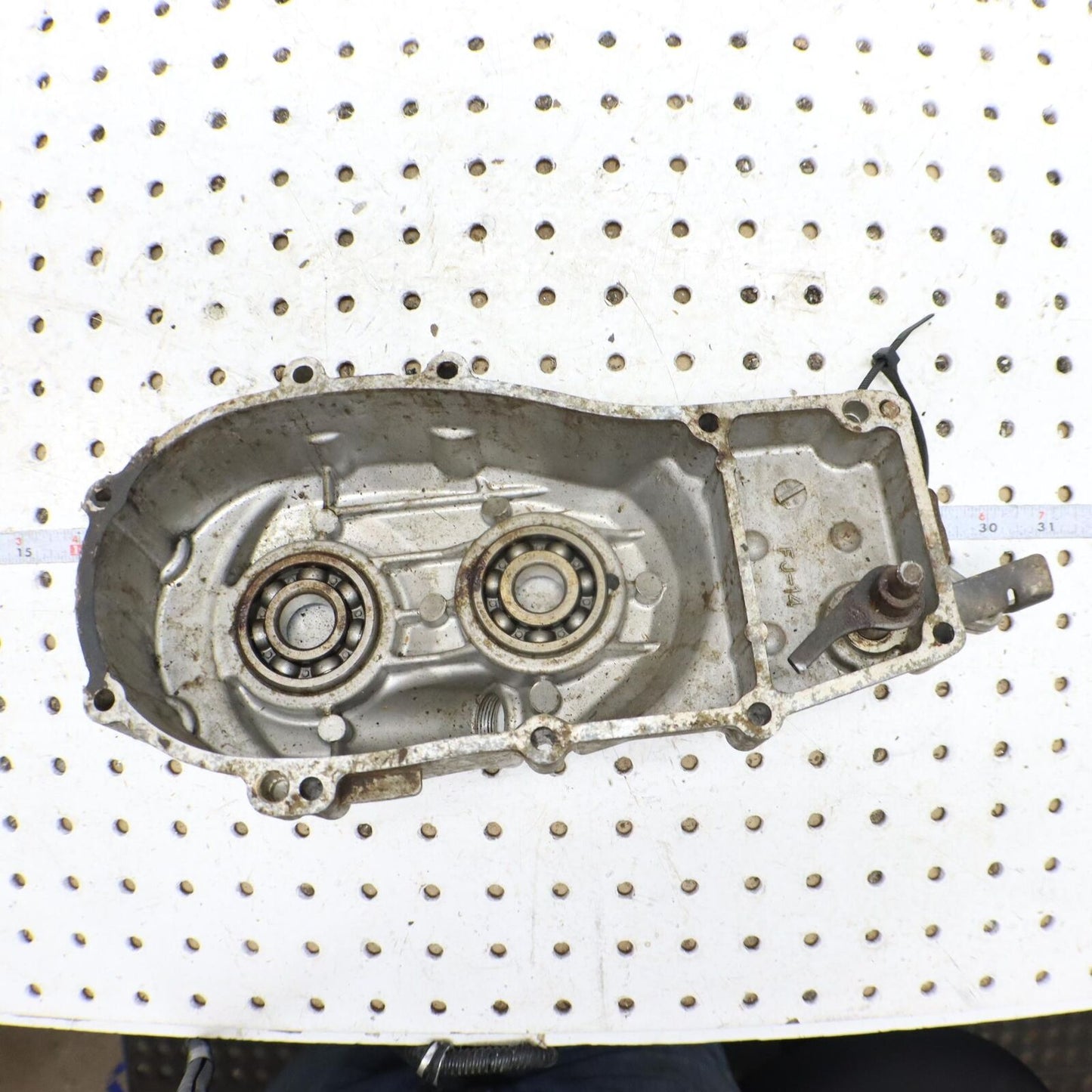 2000 POLARIS XPEDITION 425 RIGHT SIDE ENGINE COVER REDUCTION COVER 3086256