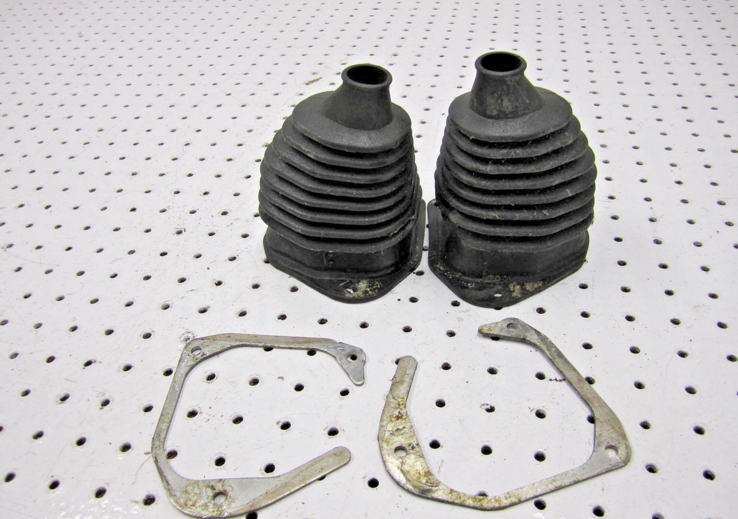 2002 POLARIS EDGE XC 600 TIE ROD BOOTS 5433532 5433533