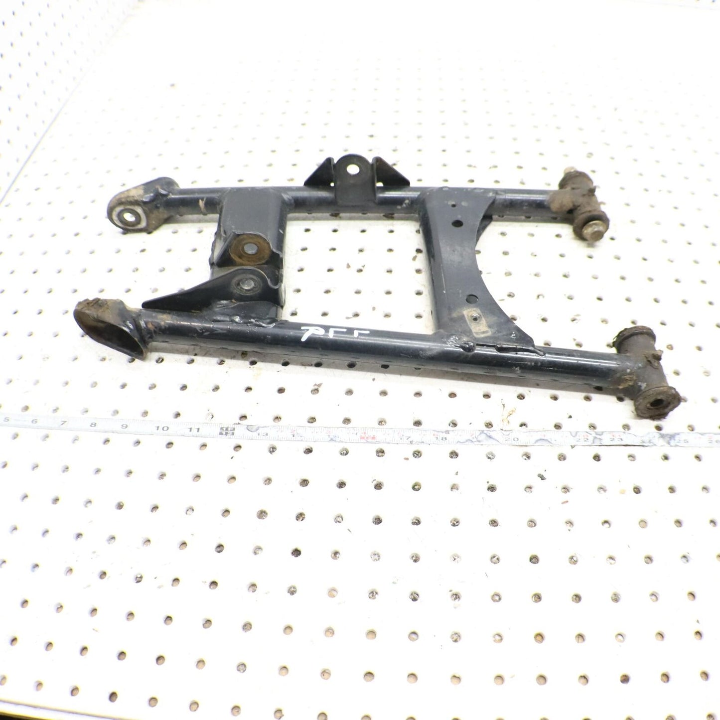 2009 POLARIS SPORTSMAN XP 850 LOWER LEFT REAR CONTROL A ARM  1015128-067 1017256