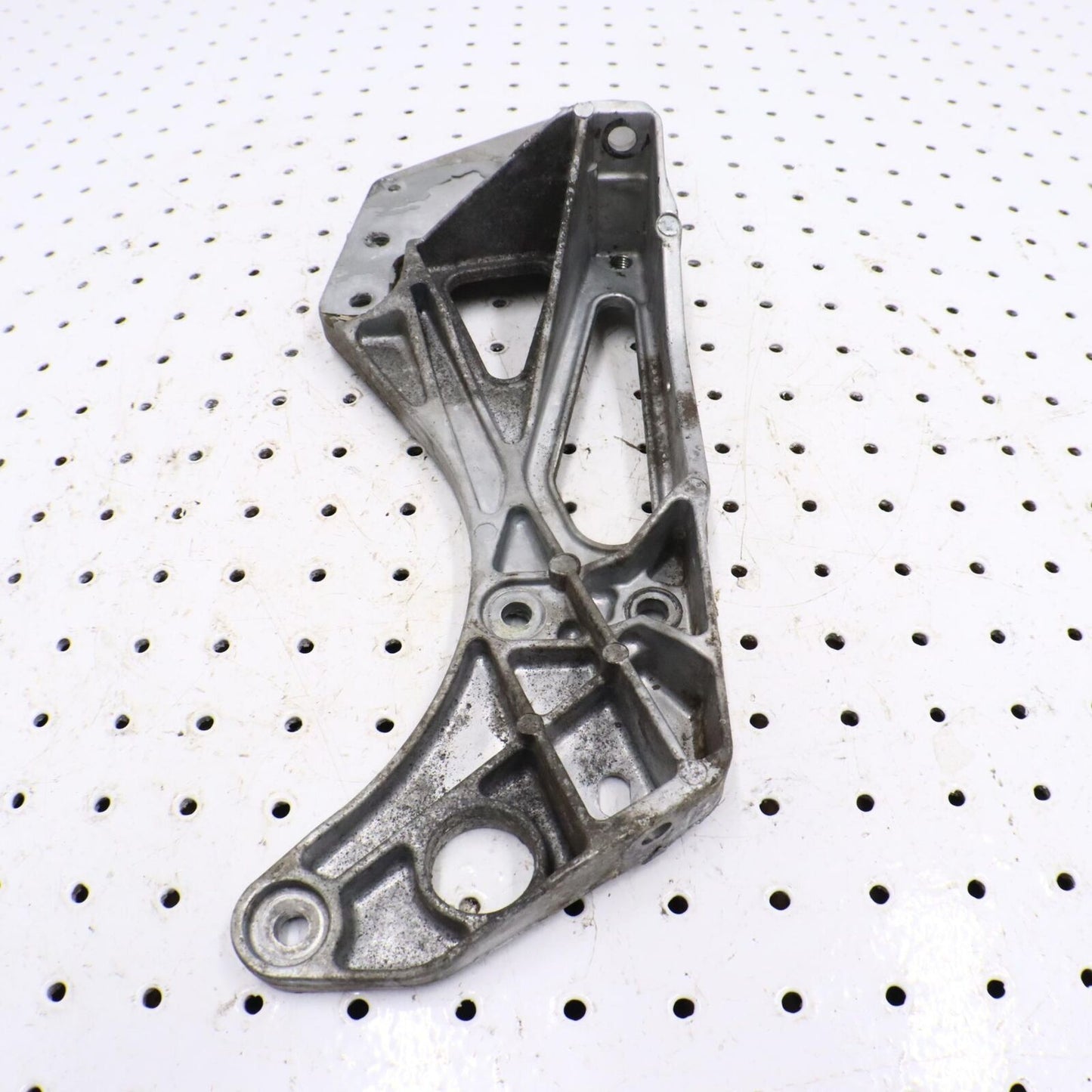 2014 POLARIS PRO RMK 800 BRACE, LOWER, RIGHT, MACHINED 5138693