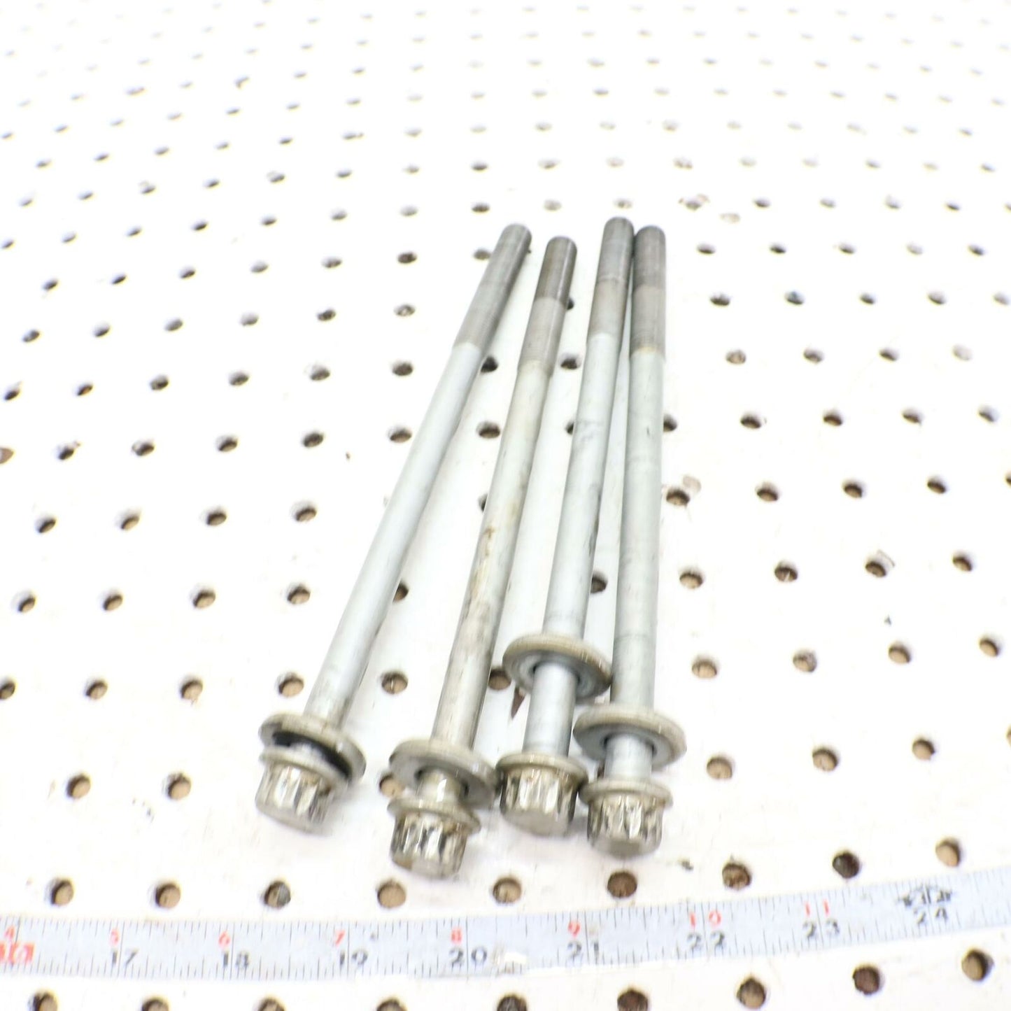 2001 POLARIS SPORTSMAN 400 BOLT CYLINDER HEAD BOLT 3084875 QTY (4)