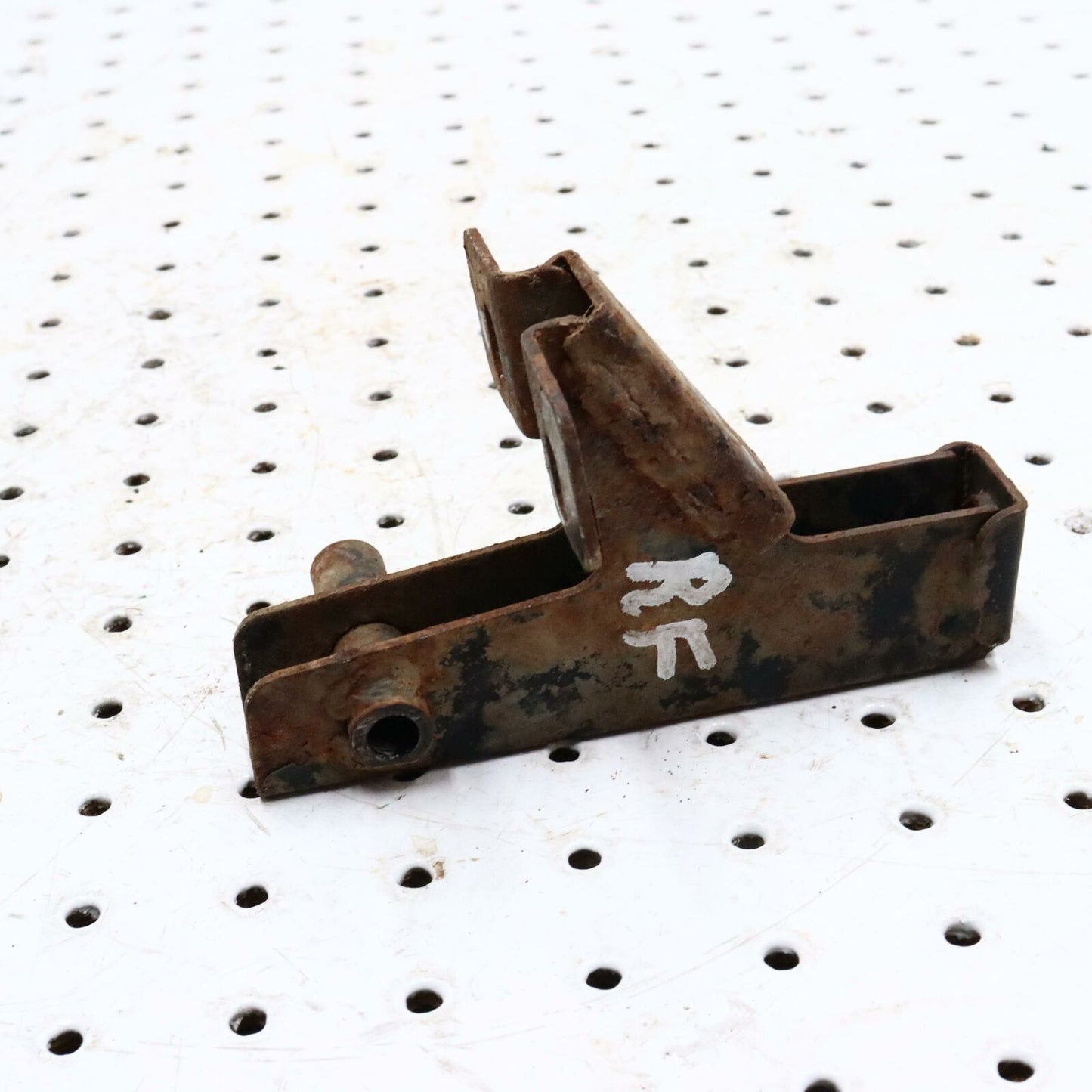 1996 POLARIS XPLORER 400L FRONT RIGHT RACK SUPPORT 1040555-067; 1013211-067