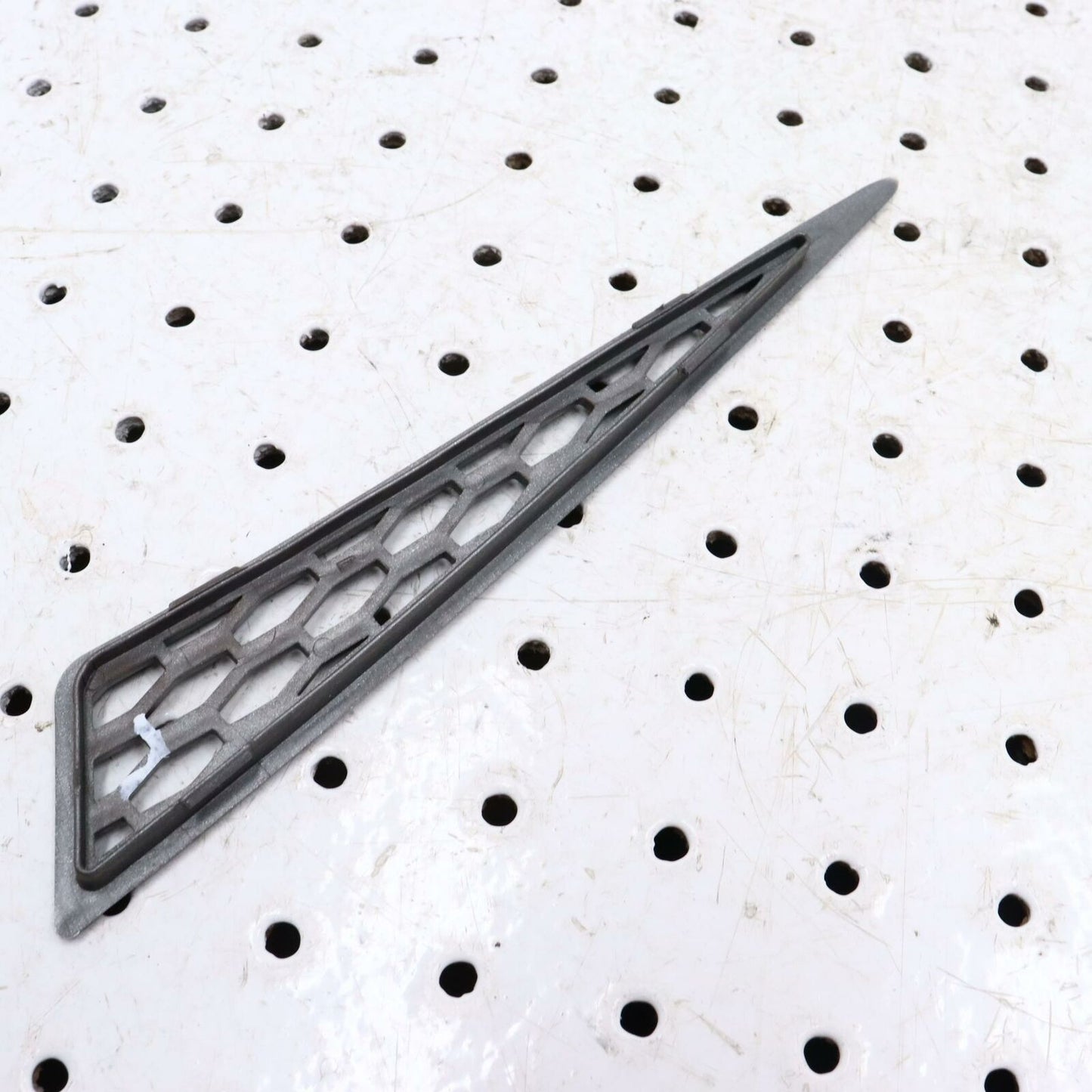 2007 ARCTIC CAT F6 LEFT HOOD LOUVER SCREEN VENT COVER 4606-699