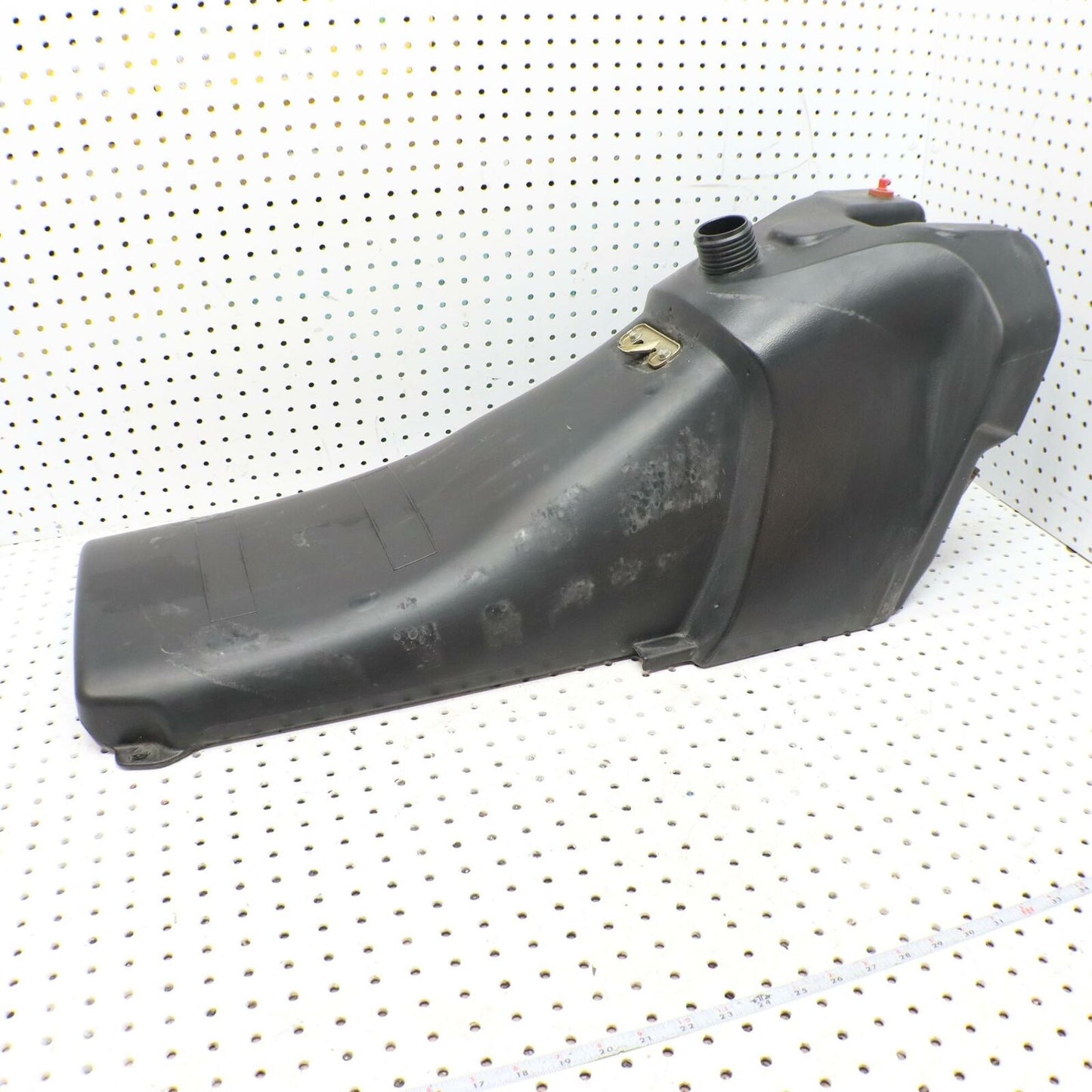 2006 POLARIS SWITCHBACK GAS TANK FUEL RESERVOIR 2520636; 2520640