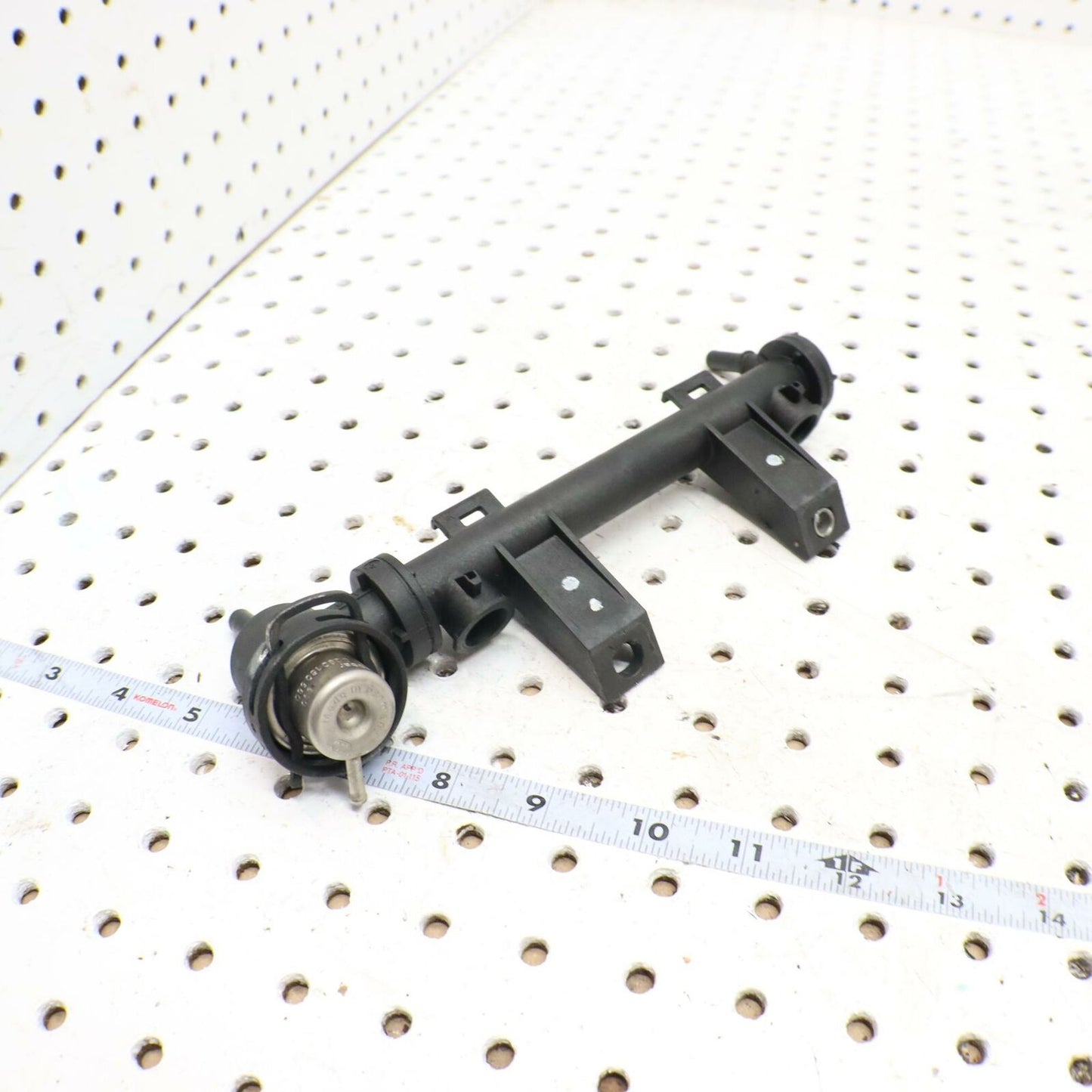 2006 POLARIS SWITCHBACK FUEL INJECTOR RAIL PRESSURE REGULATOR 0452969