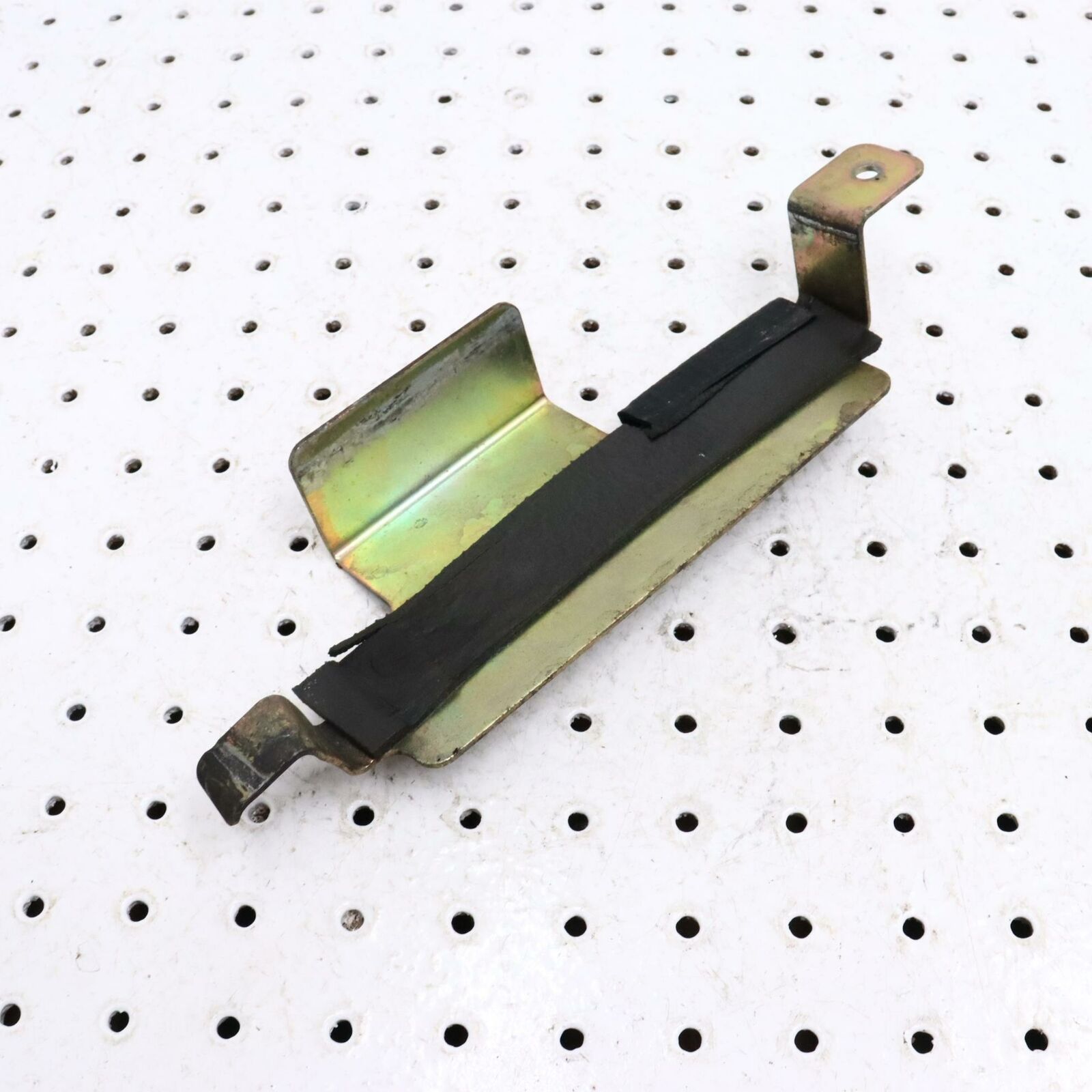 2006 POLARIS SWITCHBACK BATTERY BOX HOLDER COVER 1015168; 1016727