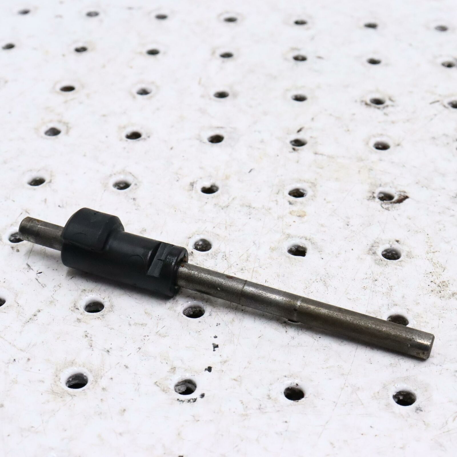 2006 POLARIS SWITCHBACK CHAIN CASE REVERSE SHIFT FORK SHAFT RAIL 5134327