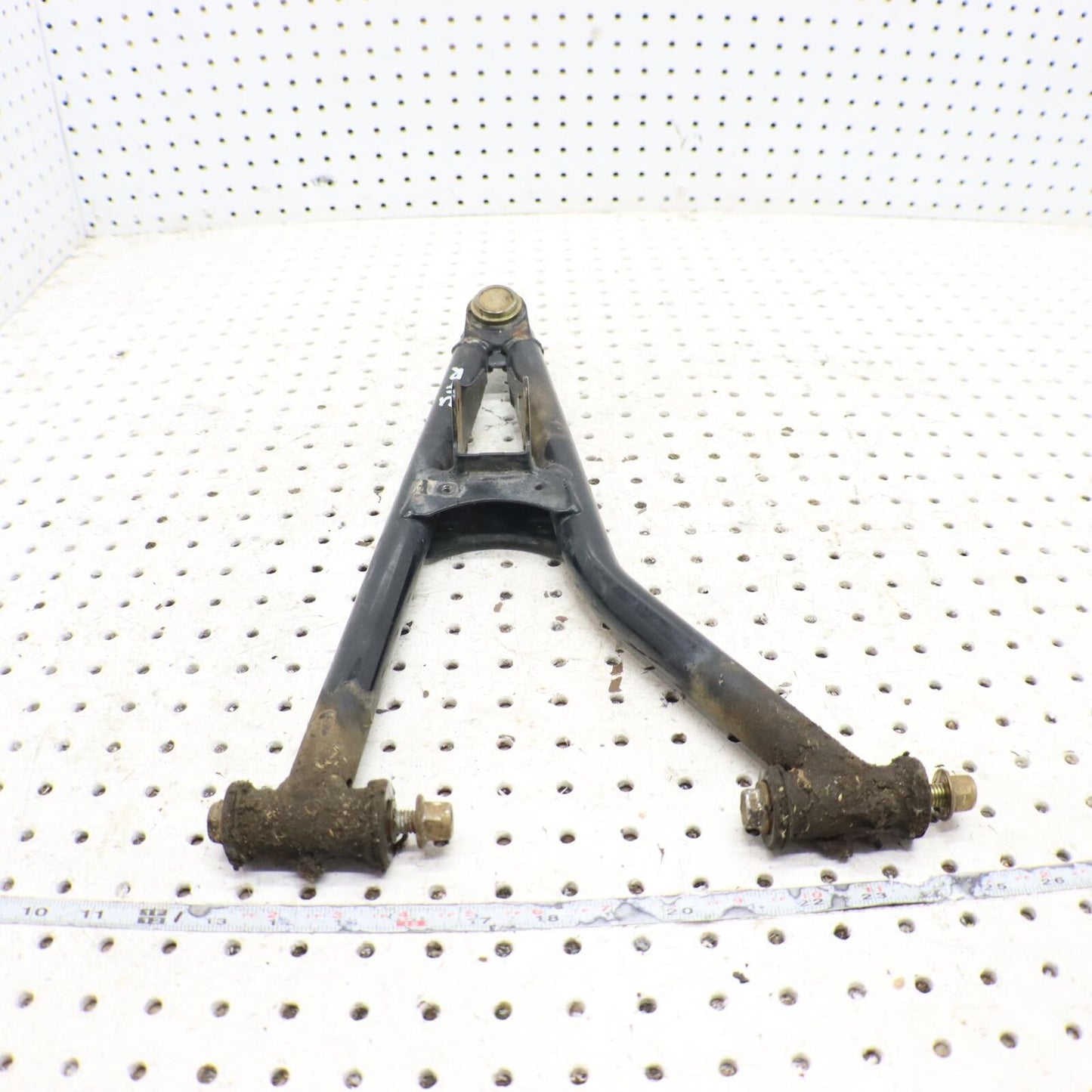 2009 POLARIS SPORTSMAN XP 850 FRONT UPPER RIGHT CONTROL ARM 1015126-067 1025618