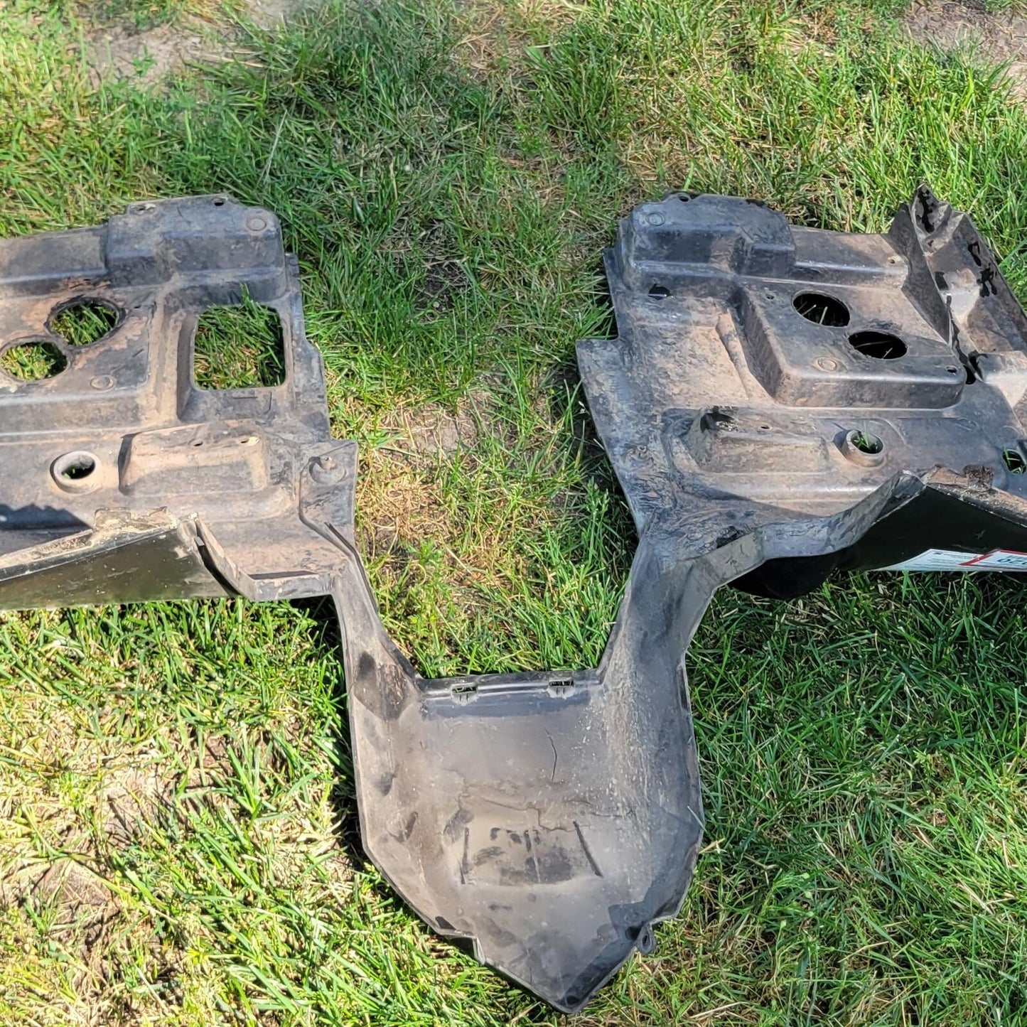 2010 POLARIS SPORTSMAN XP 850 FRONT & REAR FENDER 2633779-464; 5437734-464