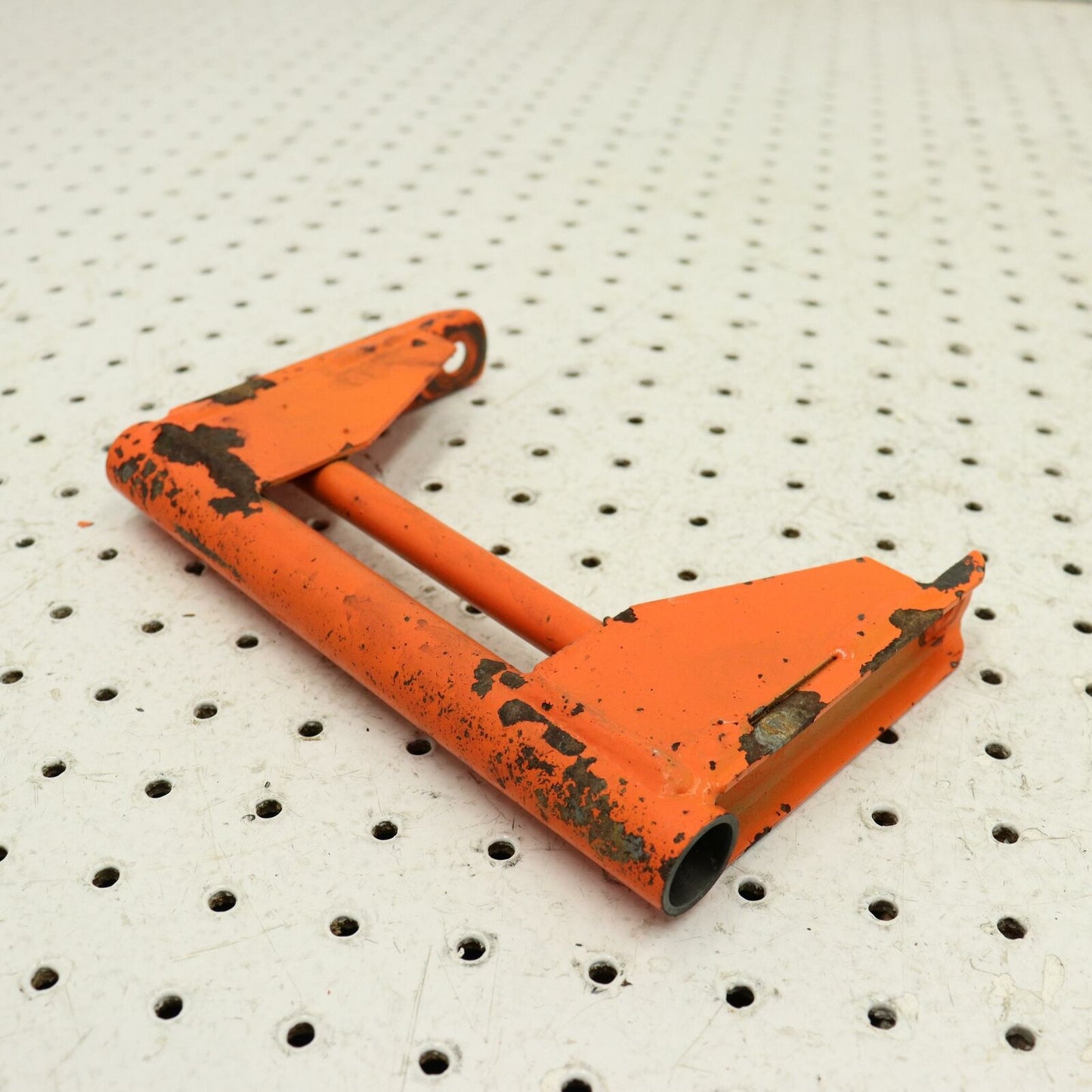 2009 ARCTIC CAT M1000 REAR SUSPENSION REAR PIVOT LINKAGE MOUNT BRACKET 1704-605