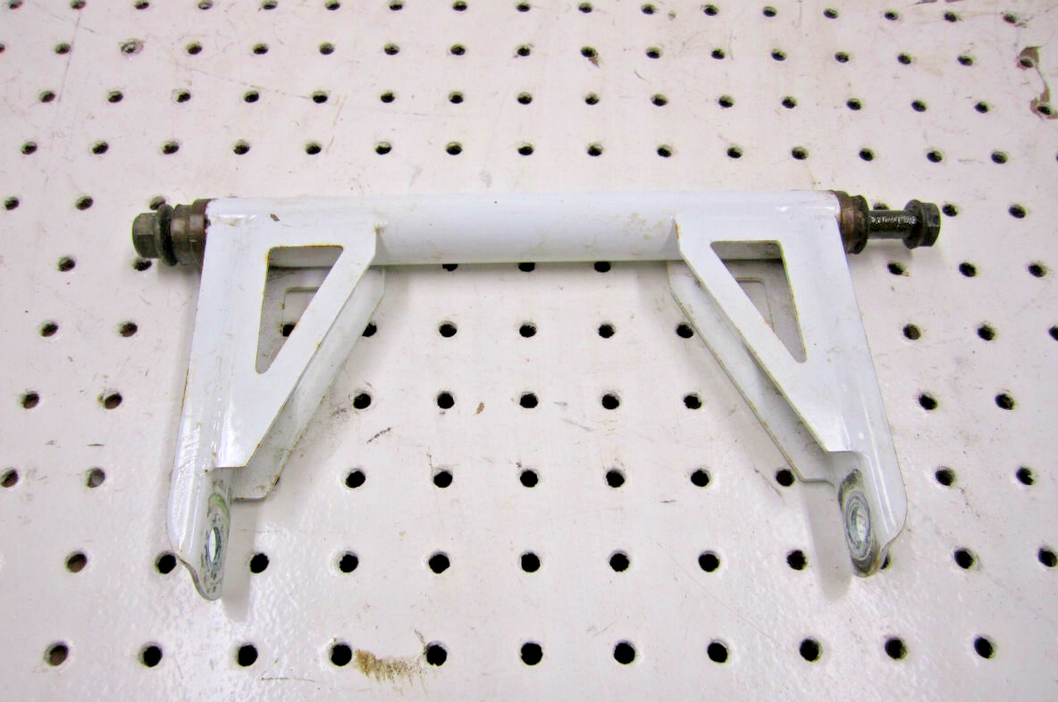 2007 ARCTIC CAT M8 SNO PRO 153 REAR PIVOT ARM 1704-605