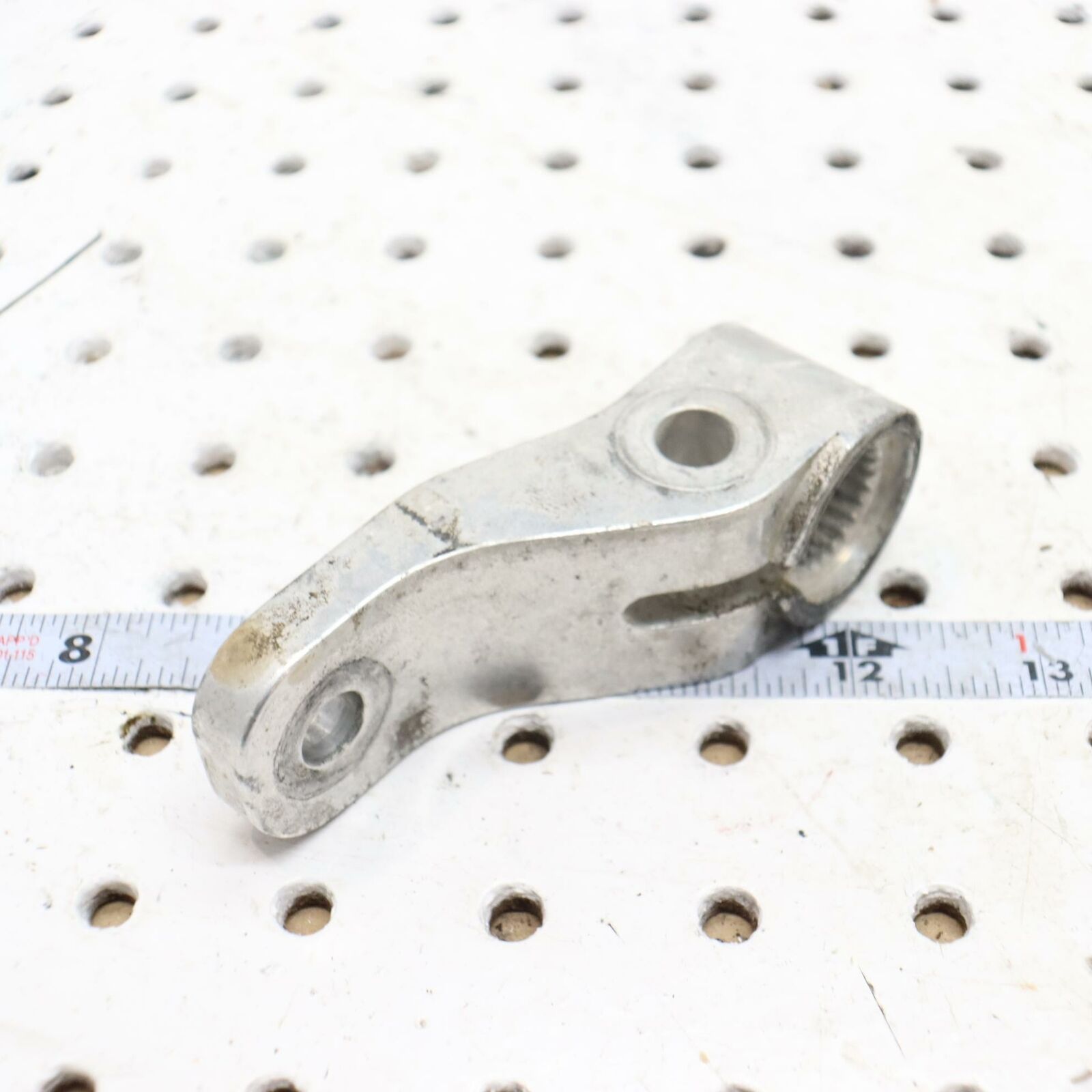 2006 POLARIS SWITCHBACK BELL CRANK ARM STEERING PIVOT 5134697