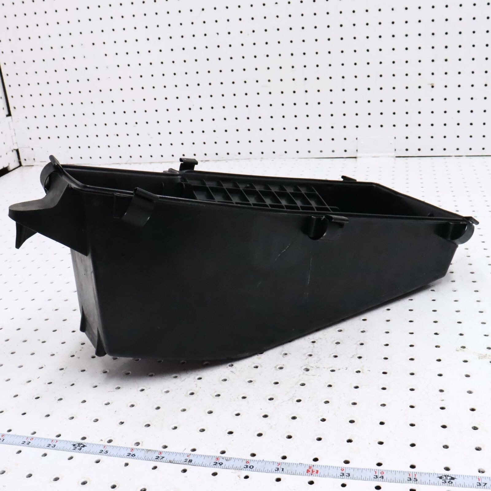 2006 POLARIS SWITCHBACK PLENUM-INTAKE,LOWER FST 5435592