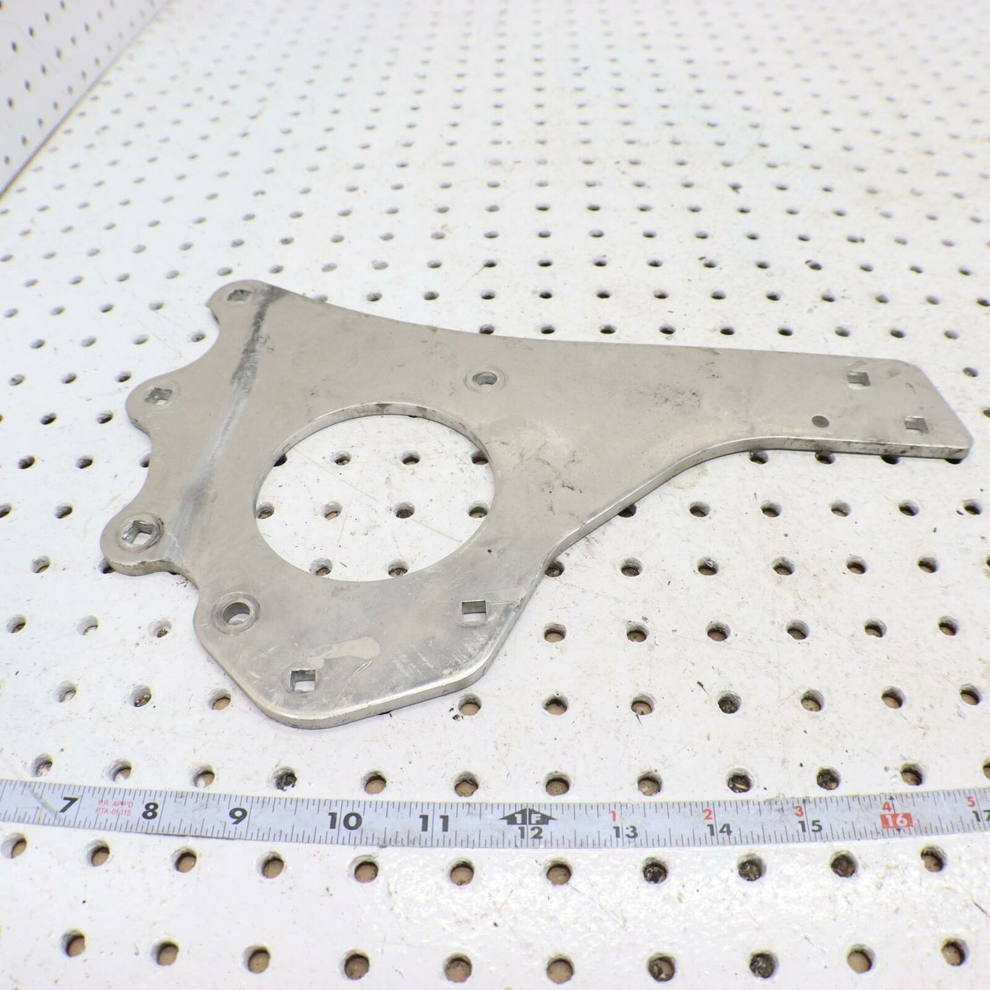 2006 POLARIS SWITCHBACK ENGINE MOTOR MOUNT PLATE ENGINE STRAP, RH 5247597