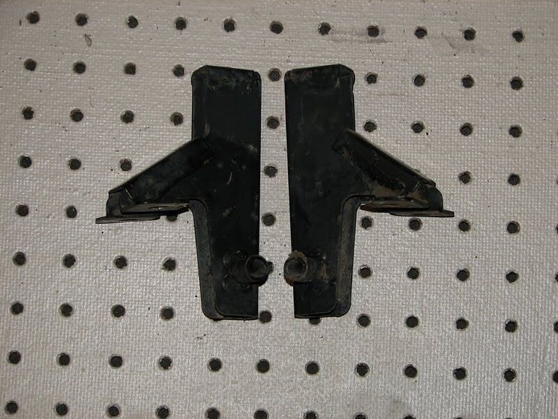 1996 POLARIS XPRESS 400 2X4 FRONT RACK MOUNT 1040555, 1040554