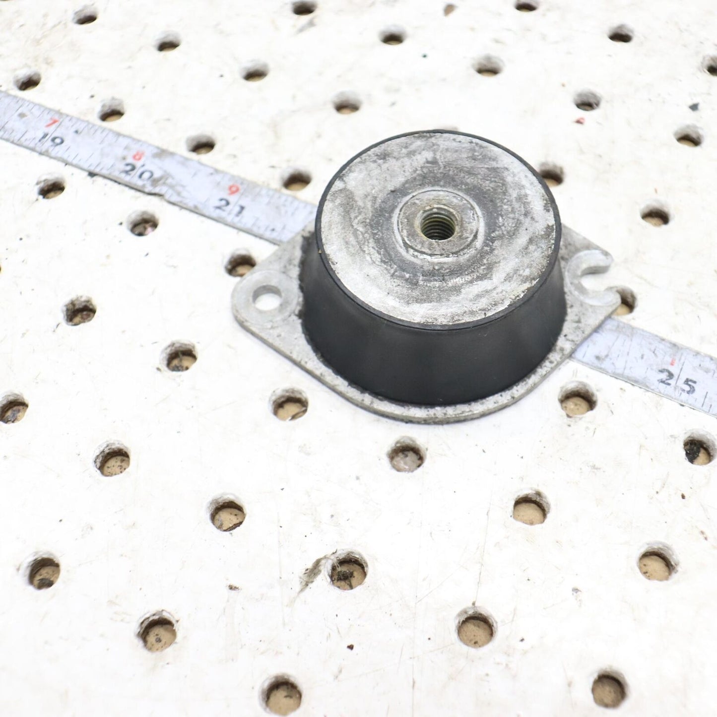 2011 SKI-DOO SUMMIT 800R ENGINE MOTOR MOUNT BRACKET Rubber 512060457 512060729