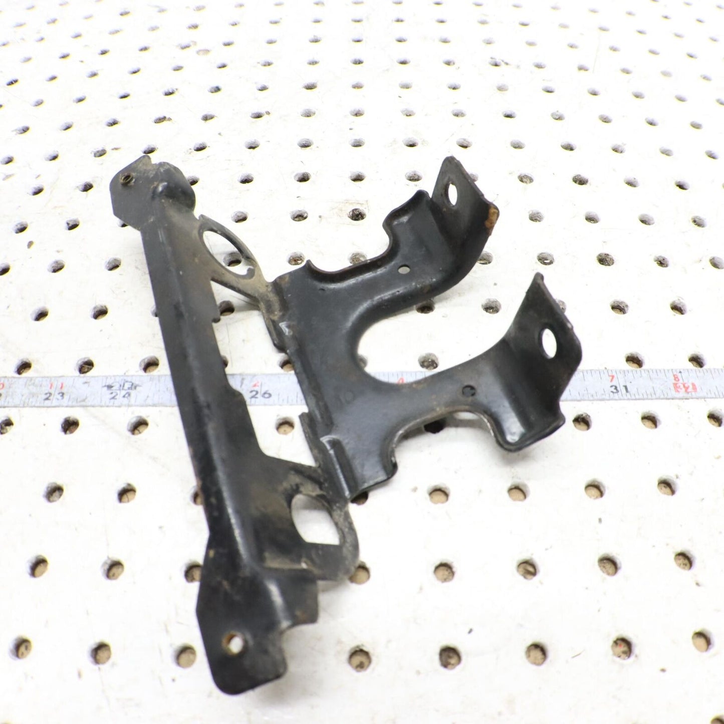 1993 POLARIS TRAIL BOSS 350L HEADLIGHT POD LOWER BOTTOM MOUNT 5220965-067