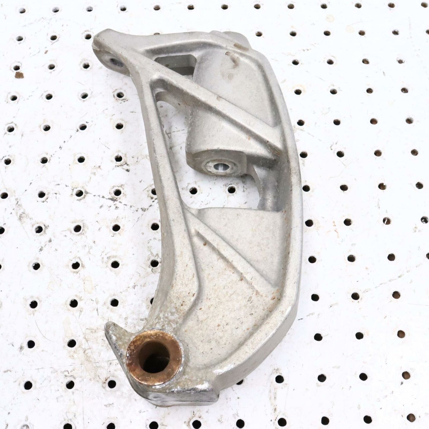 2007 POLARIS IQ 600 RIGHT FRONT STEERING ARM SPINDLE KNUCKLE 1822796