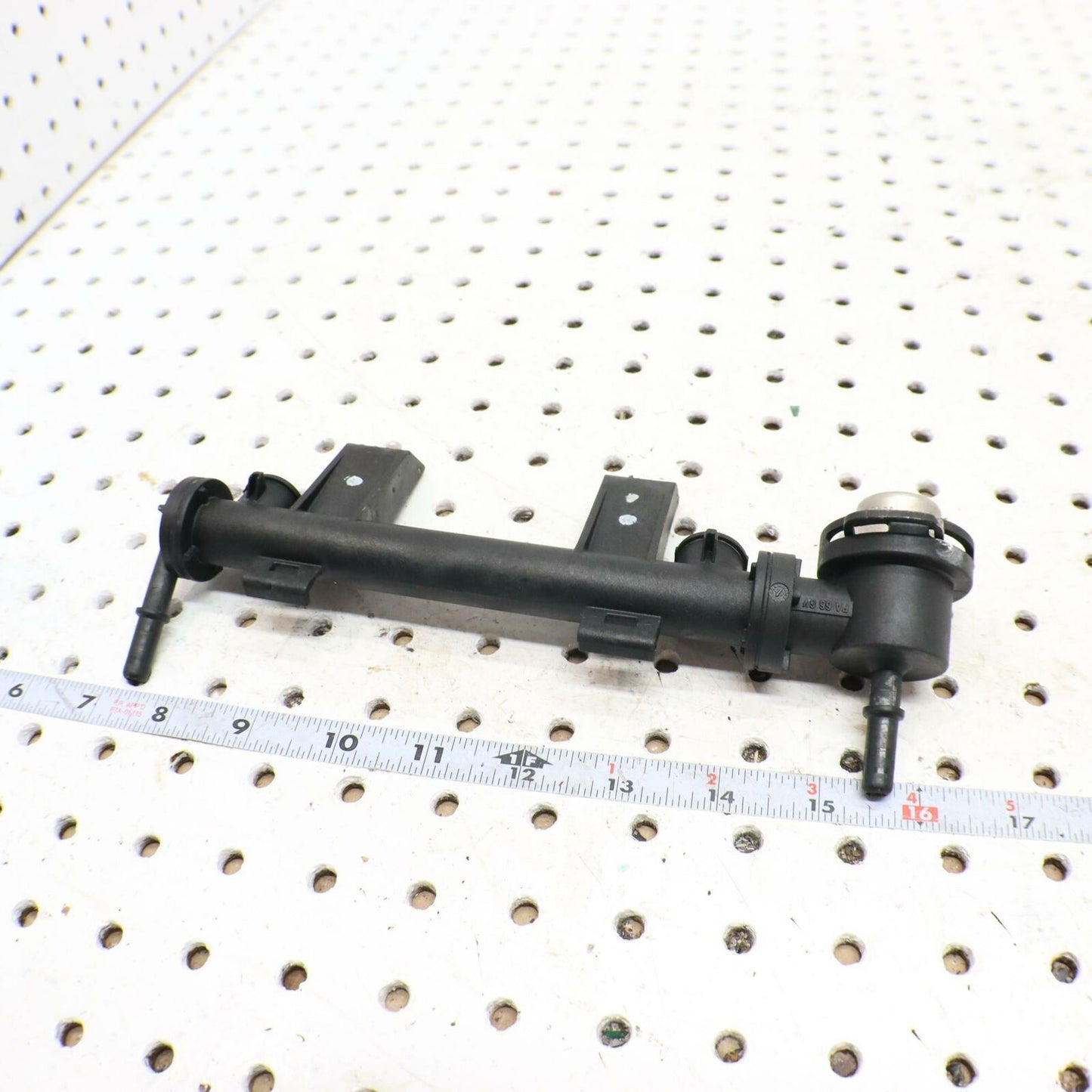 2006 POLARIS SWITCHBACK FUEL INJECTOR RAIL PRESSURE REGULATOR 0452969