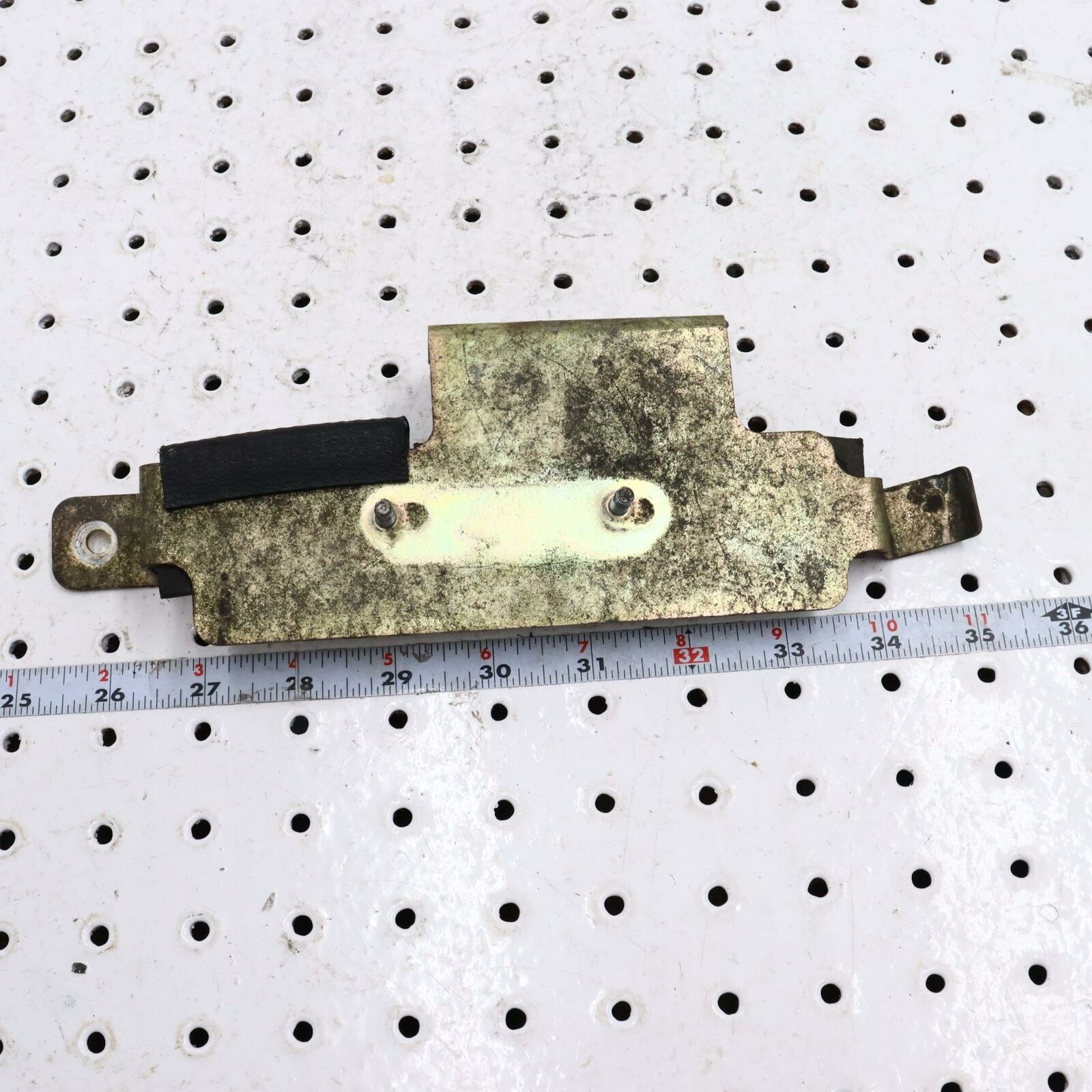 2006 POLARIS SWITCHBACK BATTERY BOX HOLDER COVER 1015168; 1016727