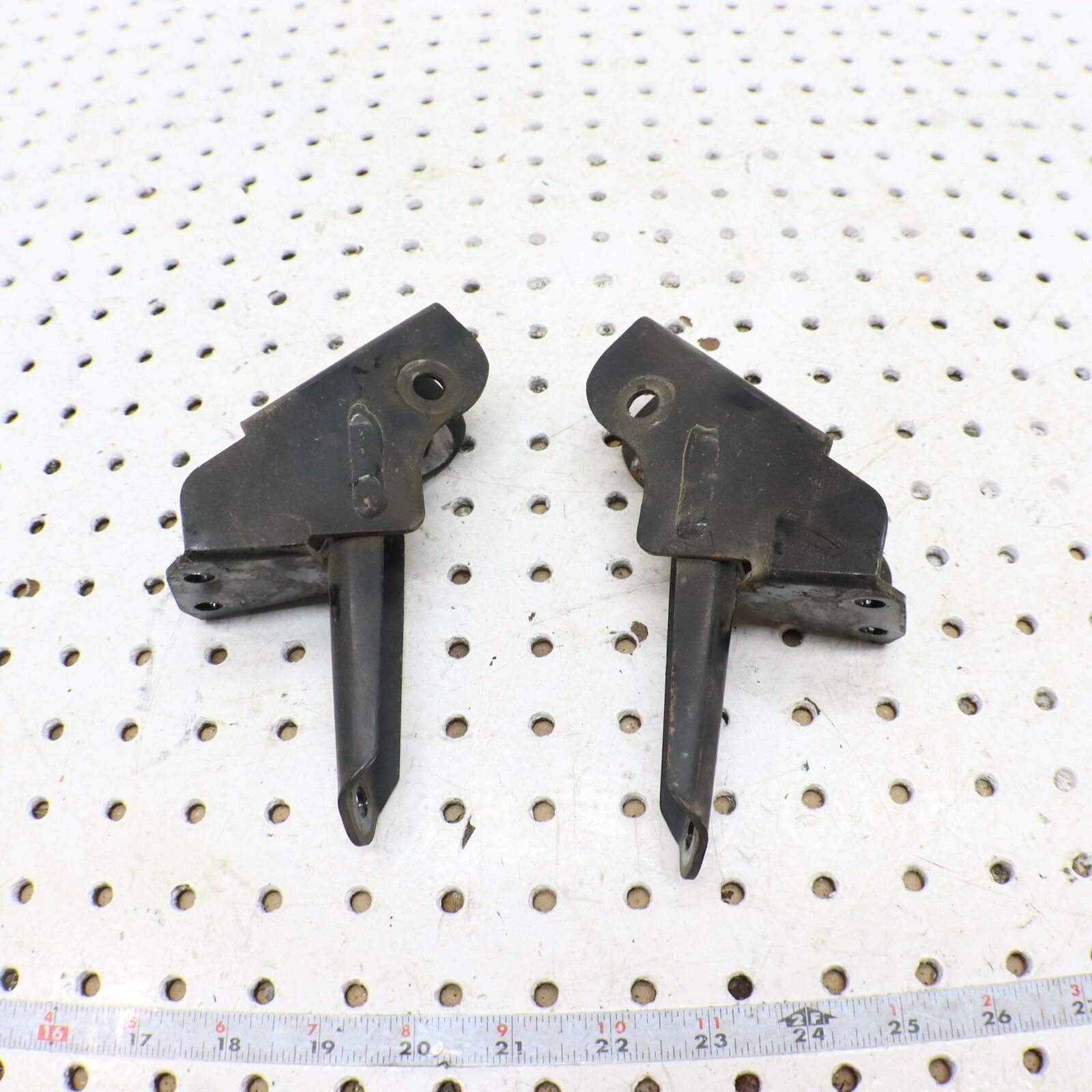 2006 POLARIS SWITCHBACK FRONT SHOCK TOWERS MOUNTS  1014463-067 1014462-067