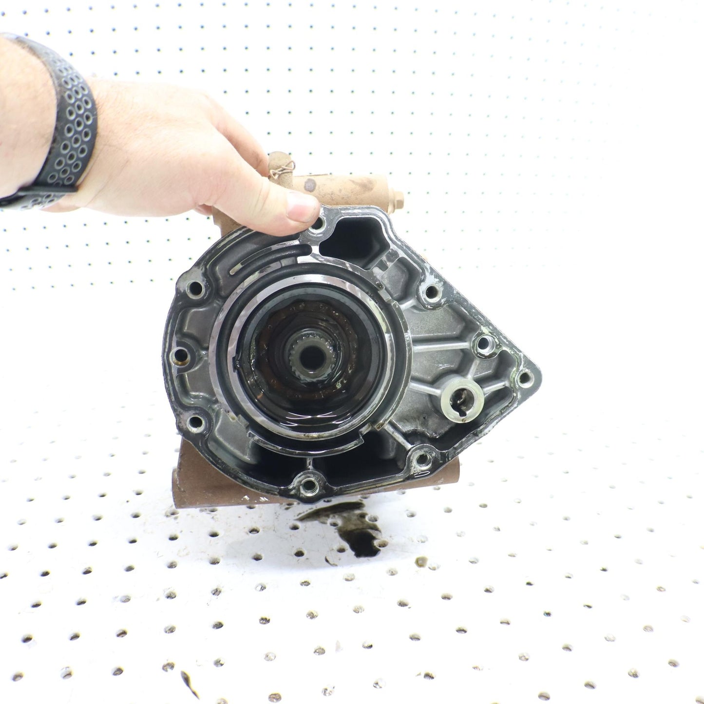 2016 SUZUKI KING QUAD 500 REAR GEARCASE FINAL DRIVE 27410-31G50 DAMAGED