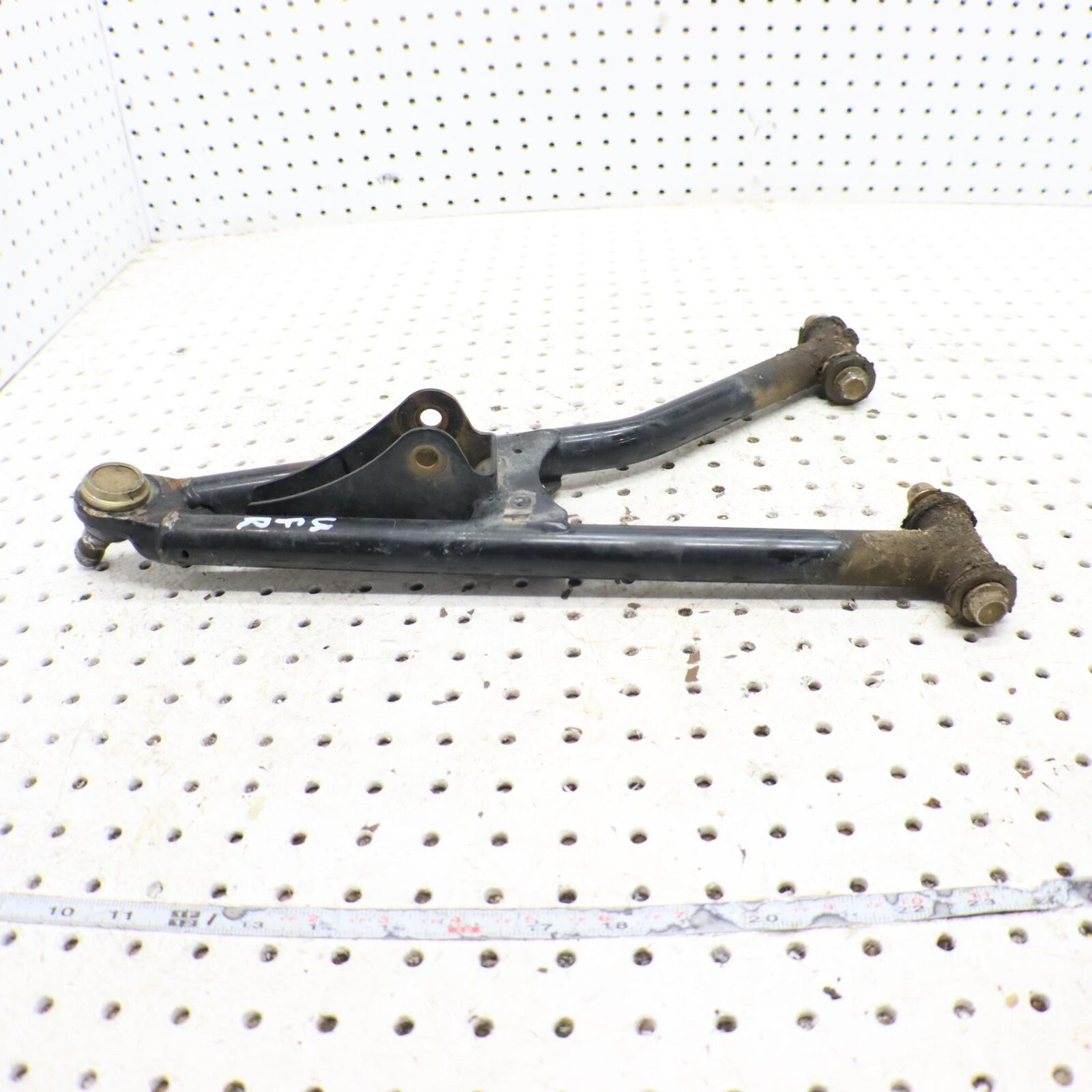 2009 POLARIS SPORTSMAN XP 850 FRONT UPPER RIGHT CONTROL ARM 1015126-067 1025618