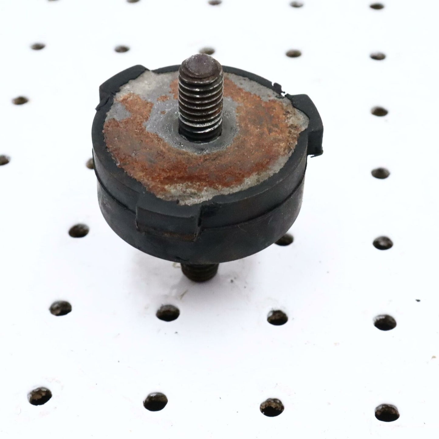 2007 POLARIS IQ 600 ENGINE MOTOR MOUNT ISOLATOR RUBBER 3021717 3023428